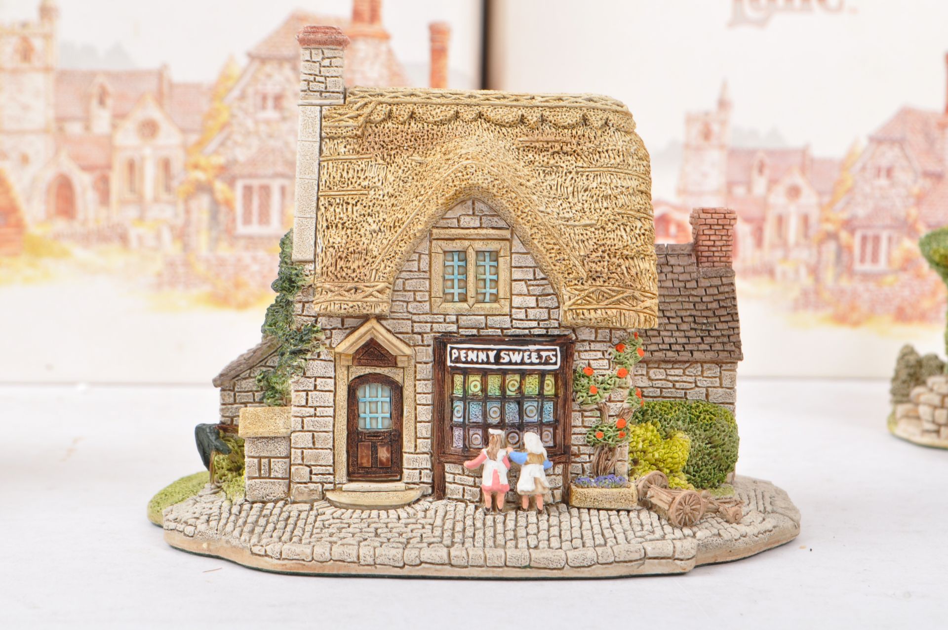LILLIPUT LANE - COLLECTION OF HOUSE / COTTAGE FIGURINES - Image 5 of 15