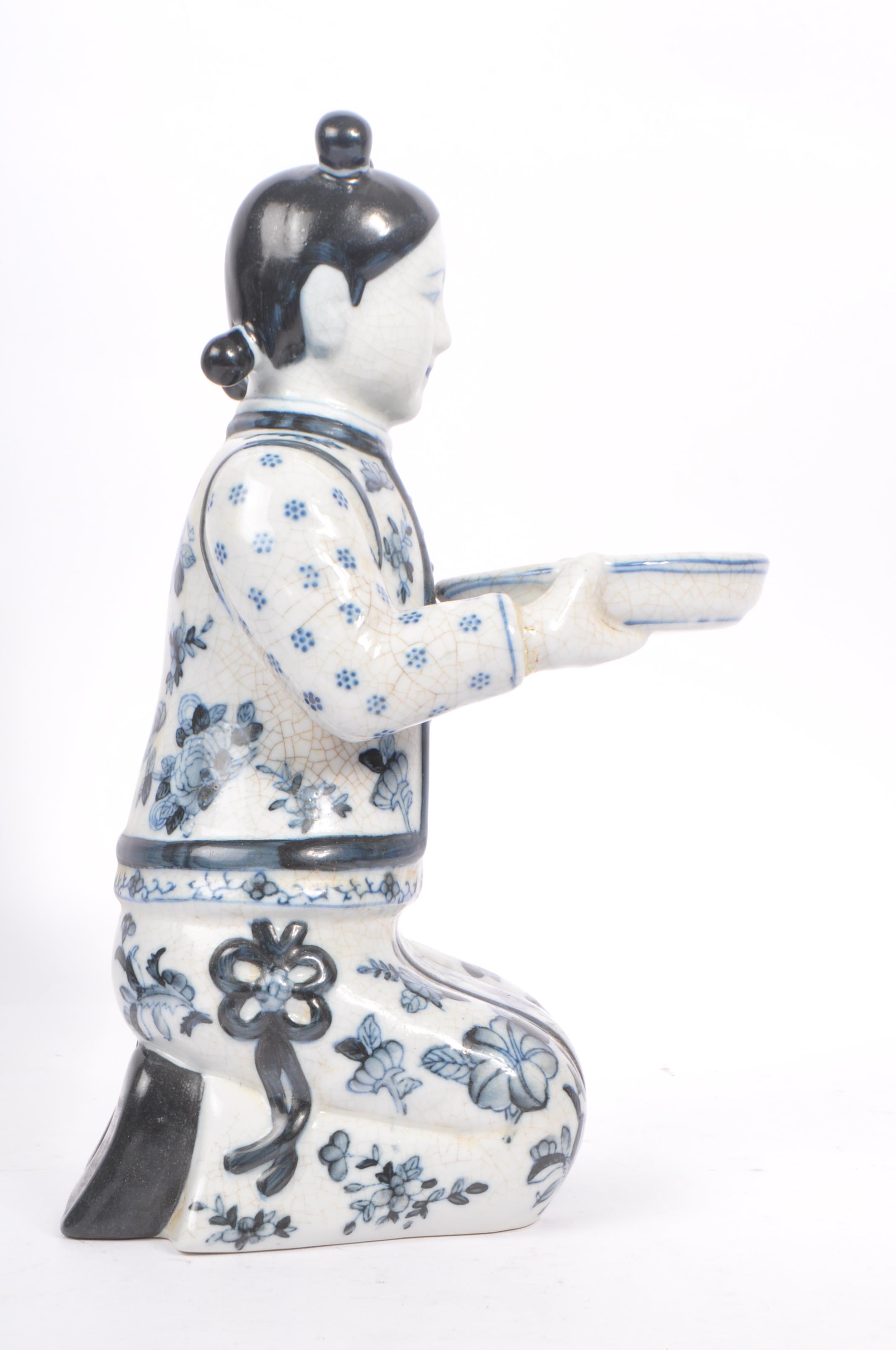 TWO 1920S CHINESE BLUE AND WHITE FIGURES HOLDING BOWLS - Image 3 of 9