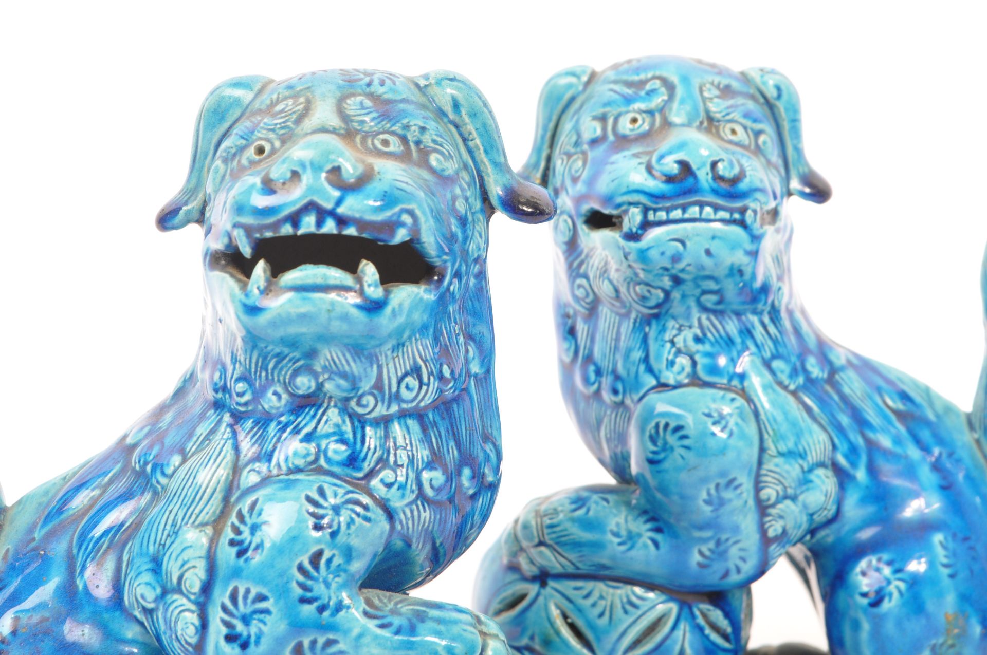 PAIR OF VINTAGE 20TH CENTURY CERAMIC TEMPLE GUARDIAN FU DOGS - Image 5 of 7