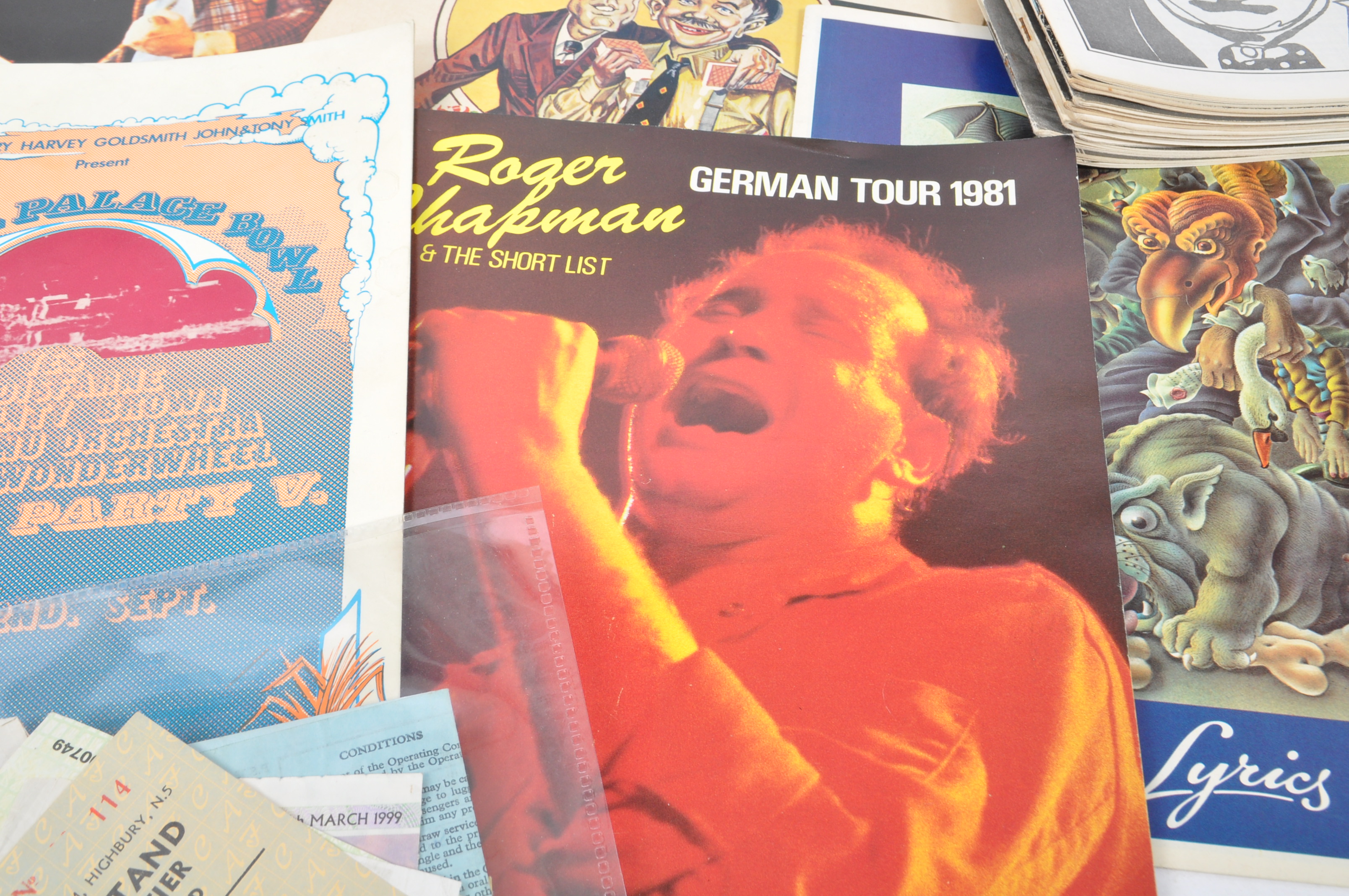 COLLECTION OF MUSIC AND FOOTBALL TICKETS & PROGRAMMES - Image 7 of 12