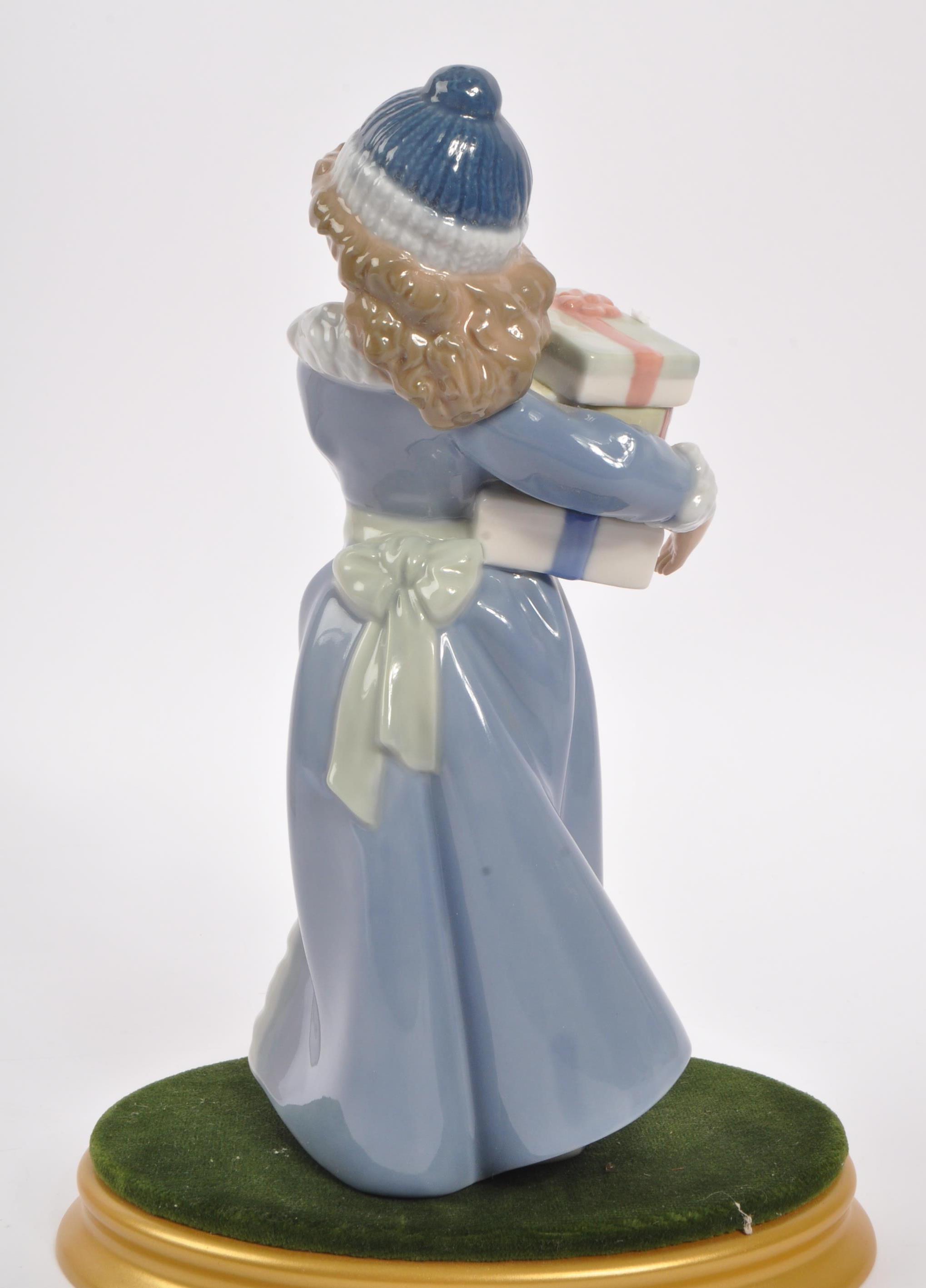 NAO BY LLADRO - PORCELAIN CHRISTMAS TIME FIGURE WITH BOX - Image 3 of 5