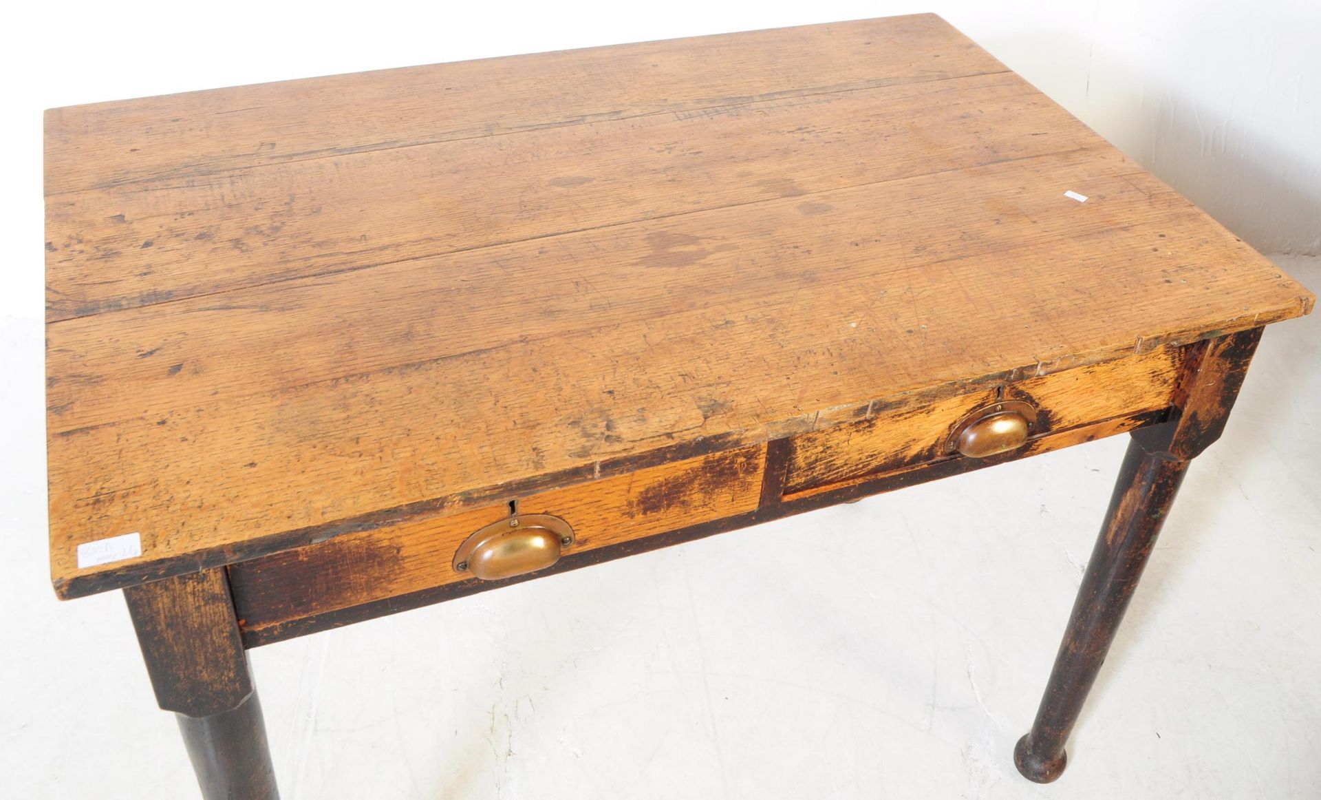 19TH CENTURY VICTORIAN OAK WRITING TABLE DESK - Image 2 of 4