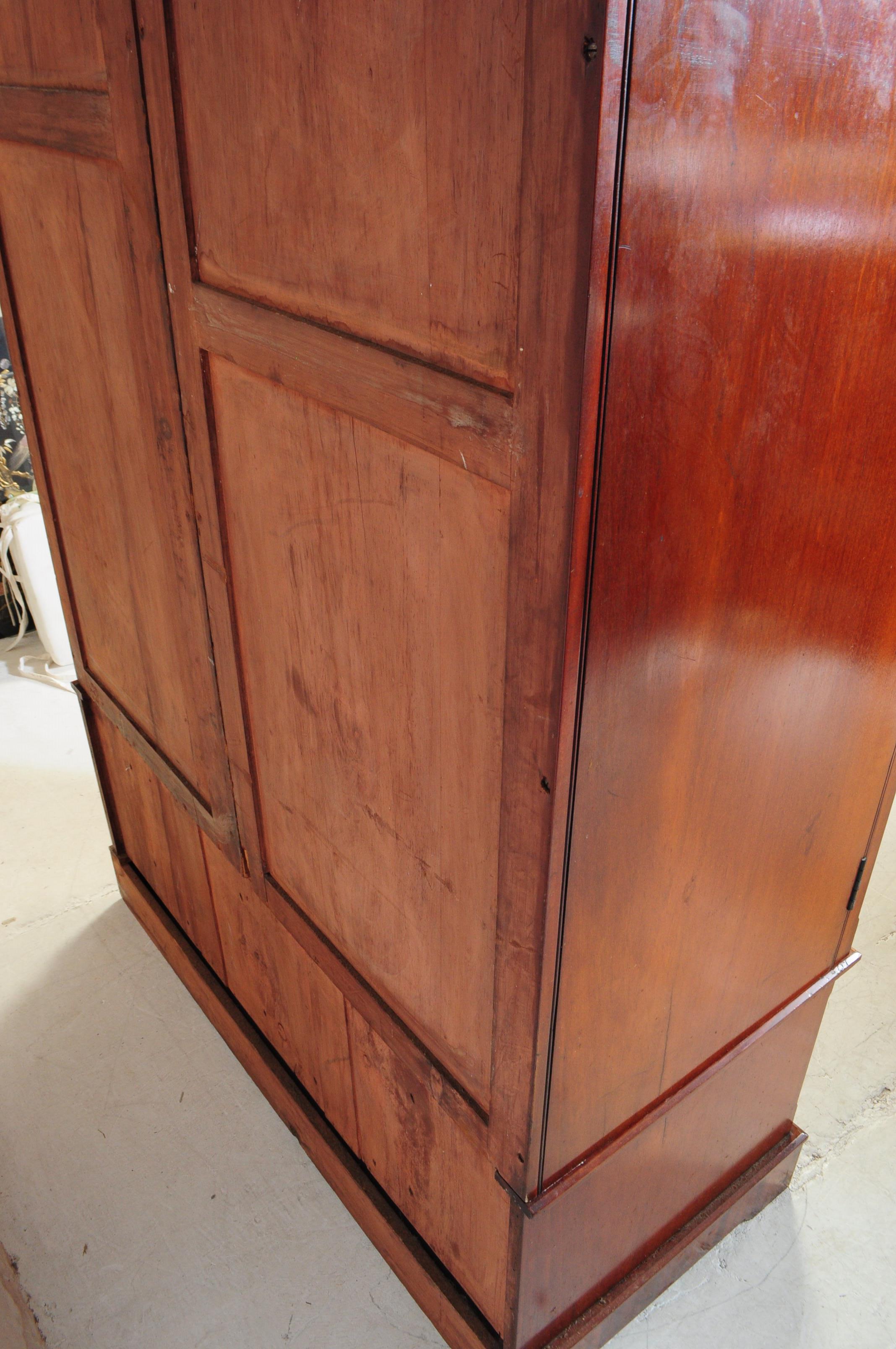 19TH CENTURY ARTS & CRAFTS MAHOGANY WARDROBE - Image 8 of 8