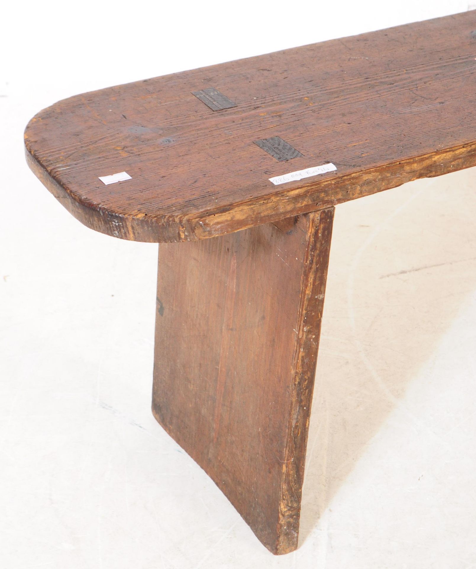 EARLY 20TH CENTURY PITCH PINE PIG BENCH - Image 2 of 5