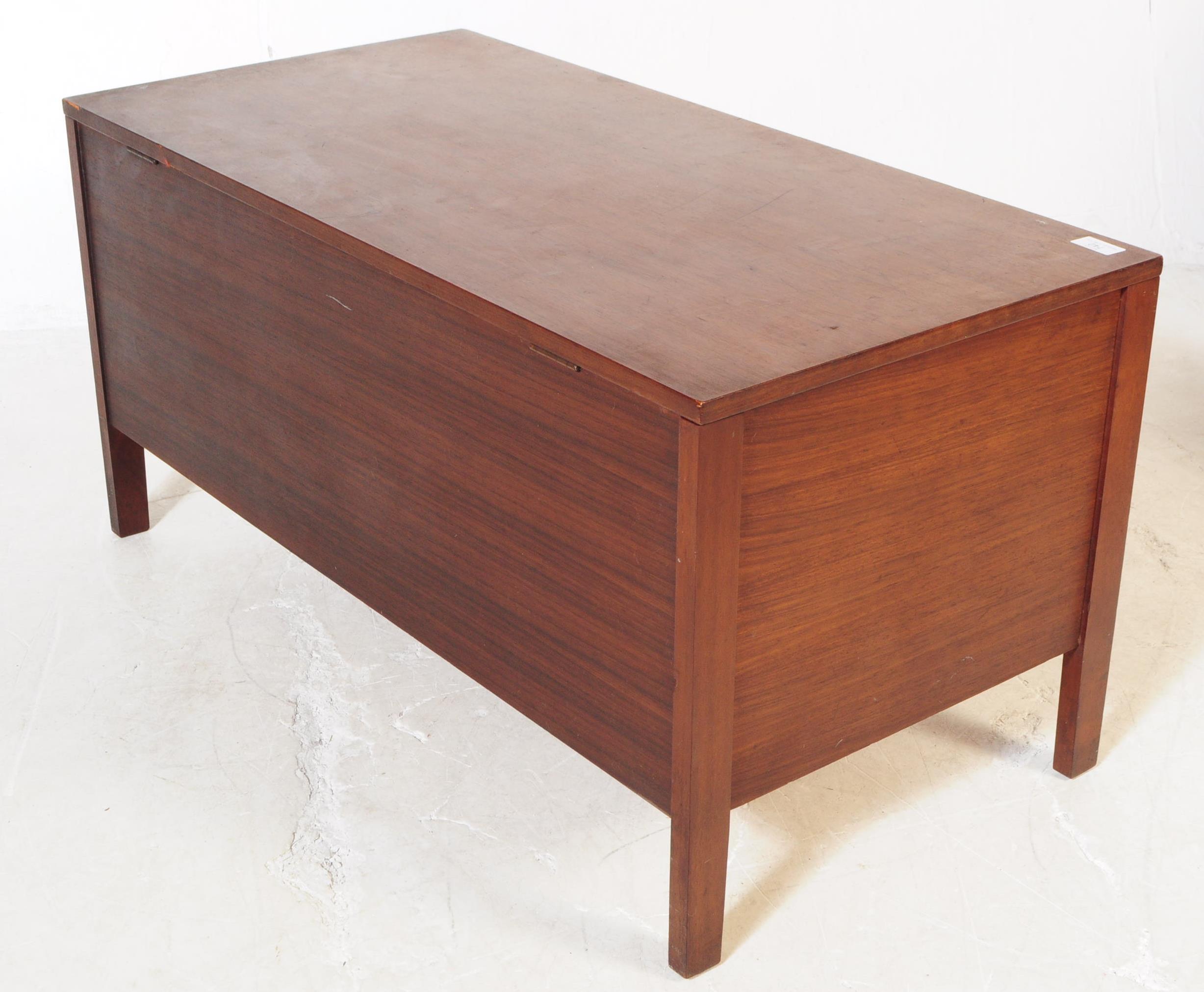 MEREDEW - MID CENTURY BLANKET BOX - Image 5 of 5