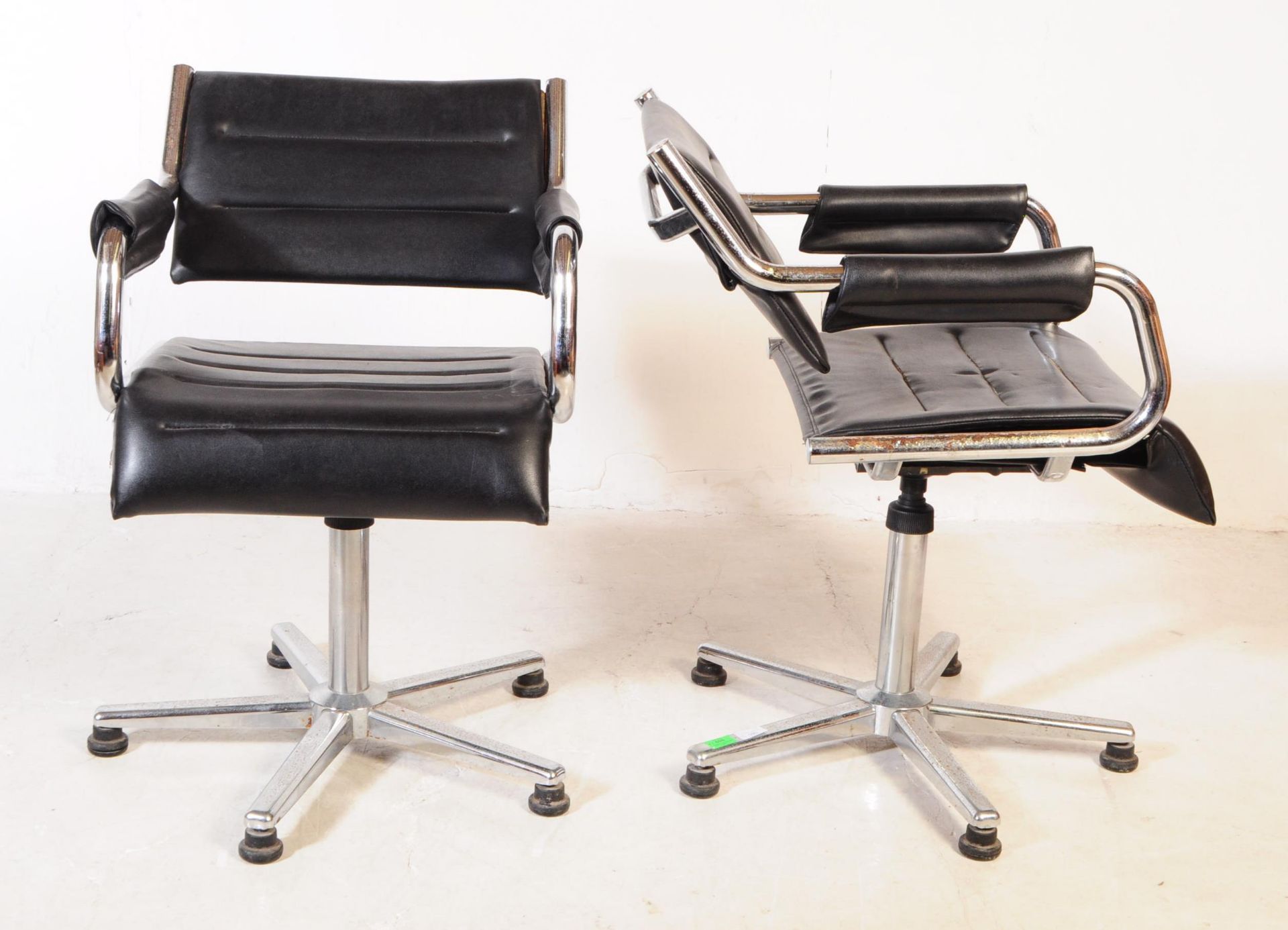 PAIR OF VINTAGE 20TH CENTURY CHROME OFFICE DESK CHAIRS - Image 2 of 5