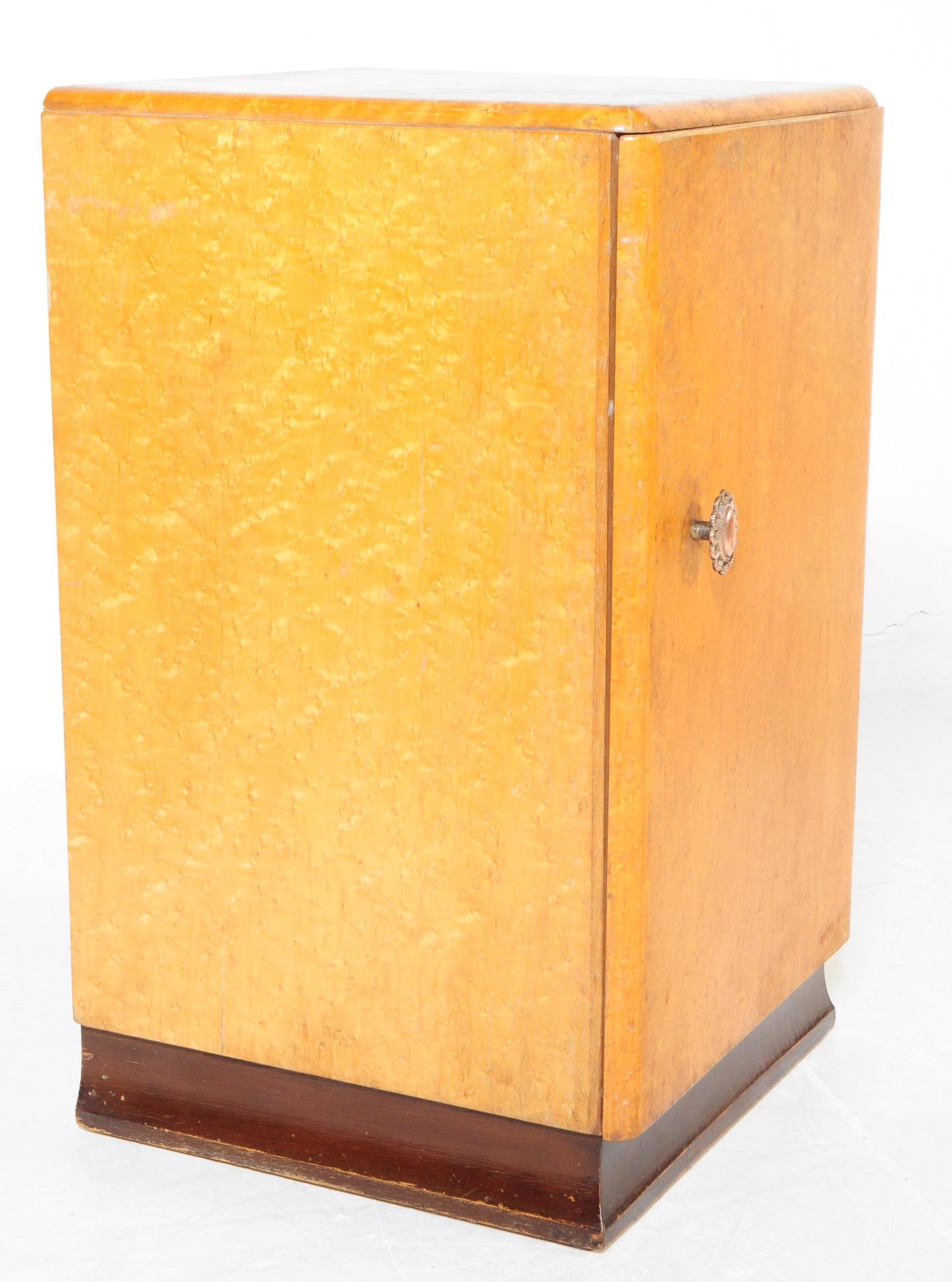 PAIR OF ART DECO BIRDSEYE MAPLE BEDSIDE CABINETS - Image 2 of 5
