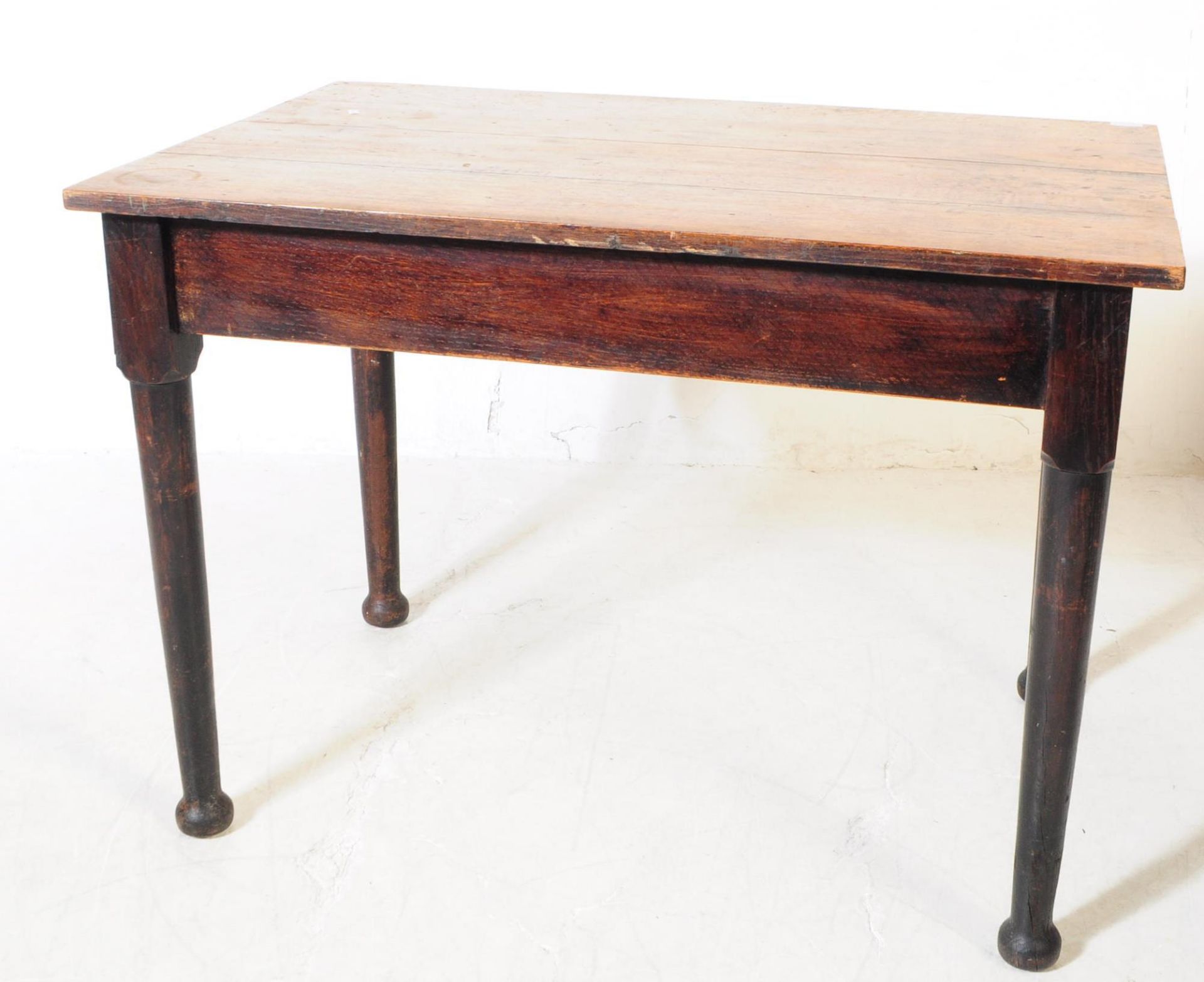 19TH CENTURY VICTORIAN OAK WRITING TABLE DESK - Image 4 of 4