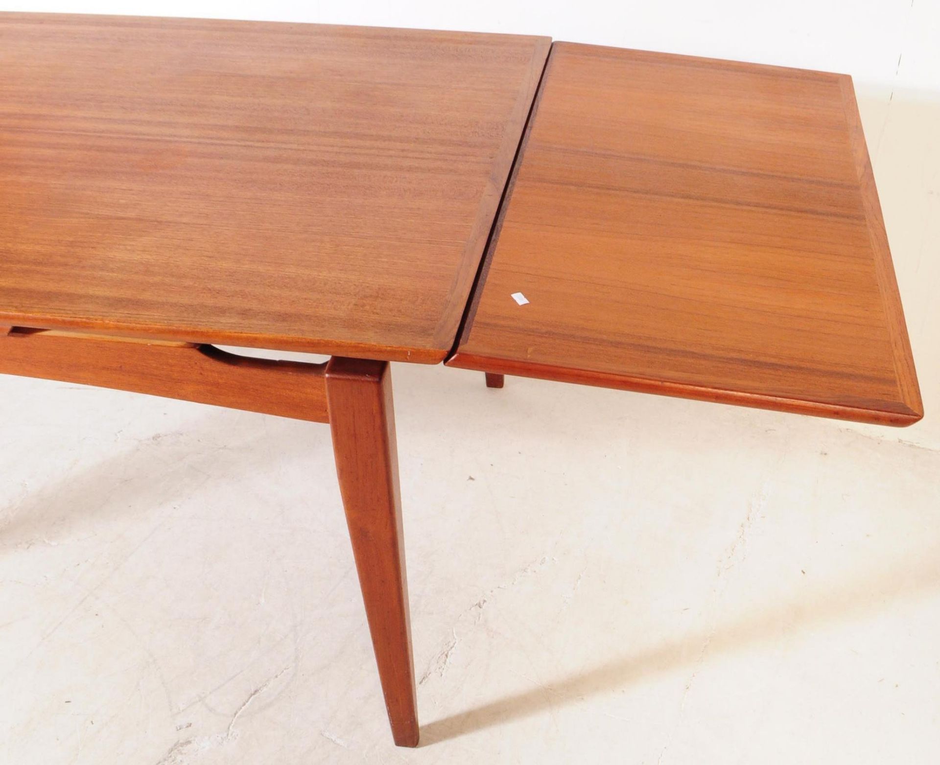 DANISH MODERN DESIGN - VINTAGE 20TH CENTURY DINING TABLE - Image 5 of 5