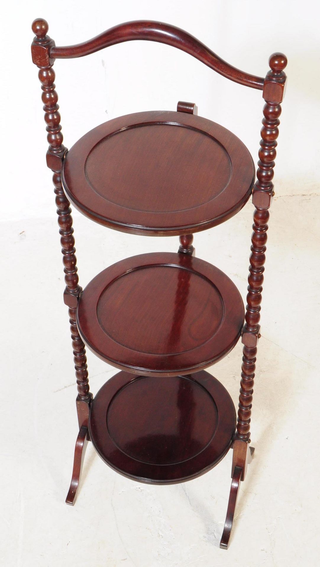 1920S WILLIAM & MARY REVIVAL BOBBIN CAKE STAND - Image 2 of 3