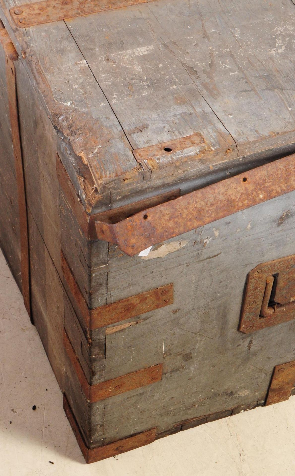 THREE MID 20TH CENTURY MILITARY TRANSPORT LUGGAGE CRATES - Image 8 of 8