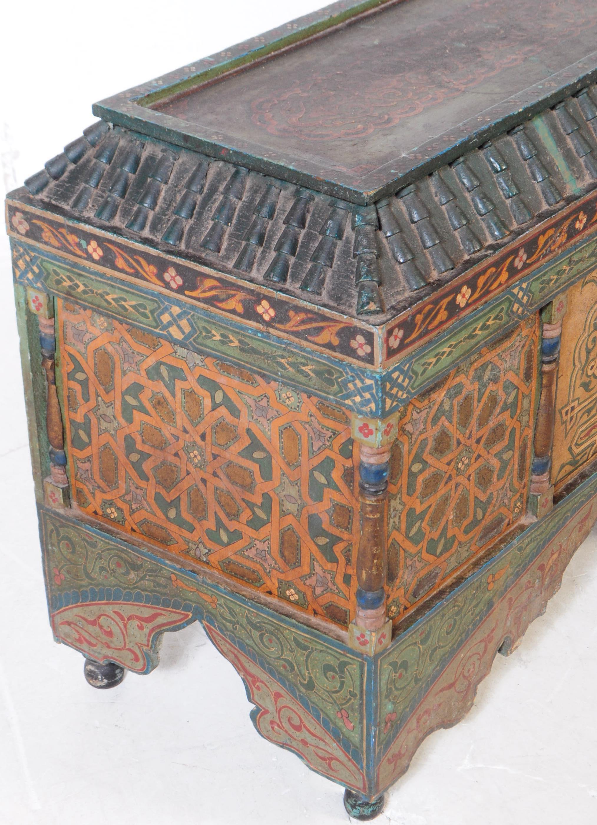 20TH CENTURY MUDEJAR MOORISH DOWRY CHEST / BLANKET BOX - Image 3 of 5