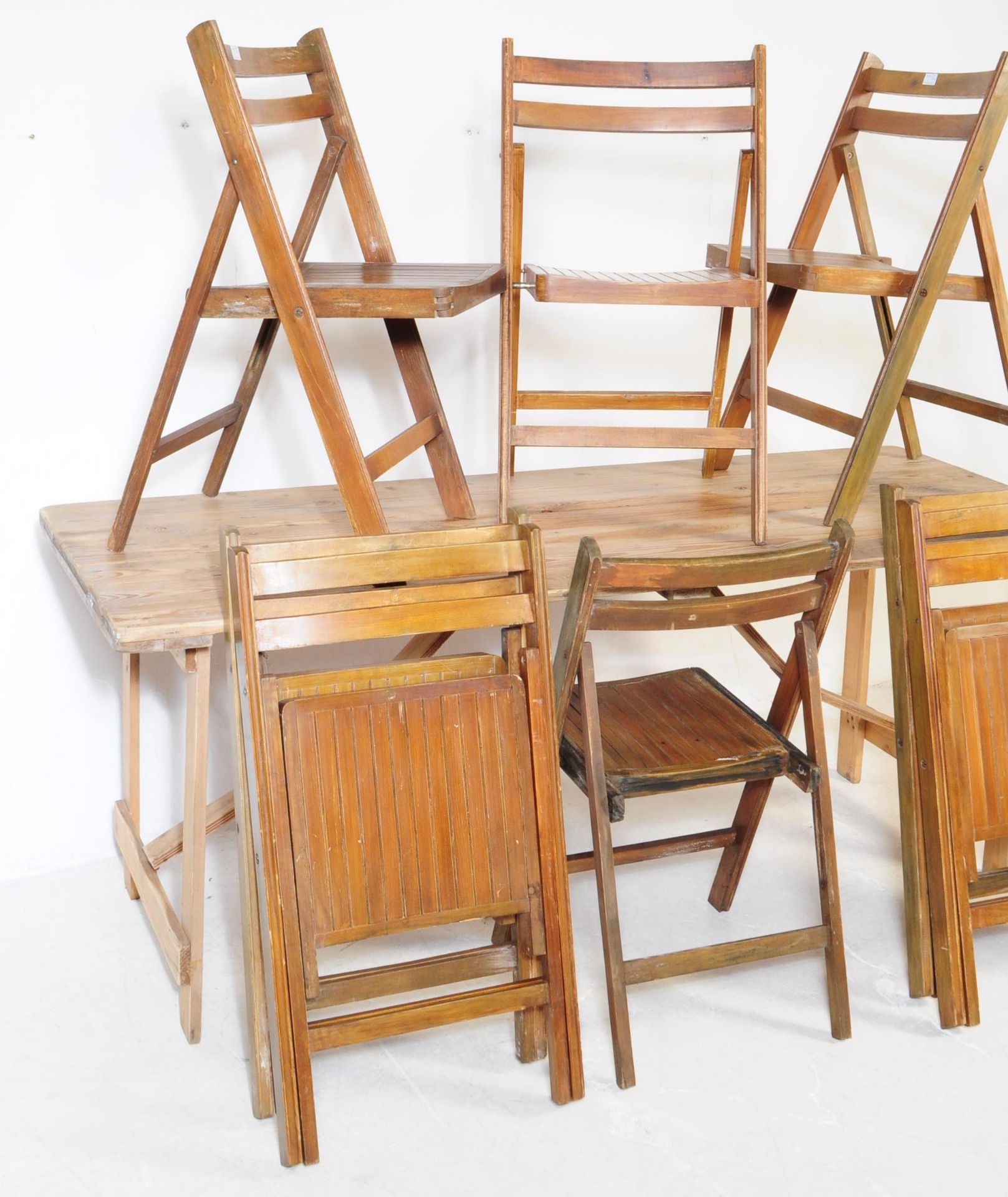 MID CENTURY FOLDING TRESTLE TABLE & EIGHT CHAIRS - Image 2 of 10