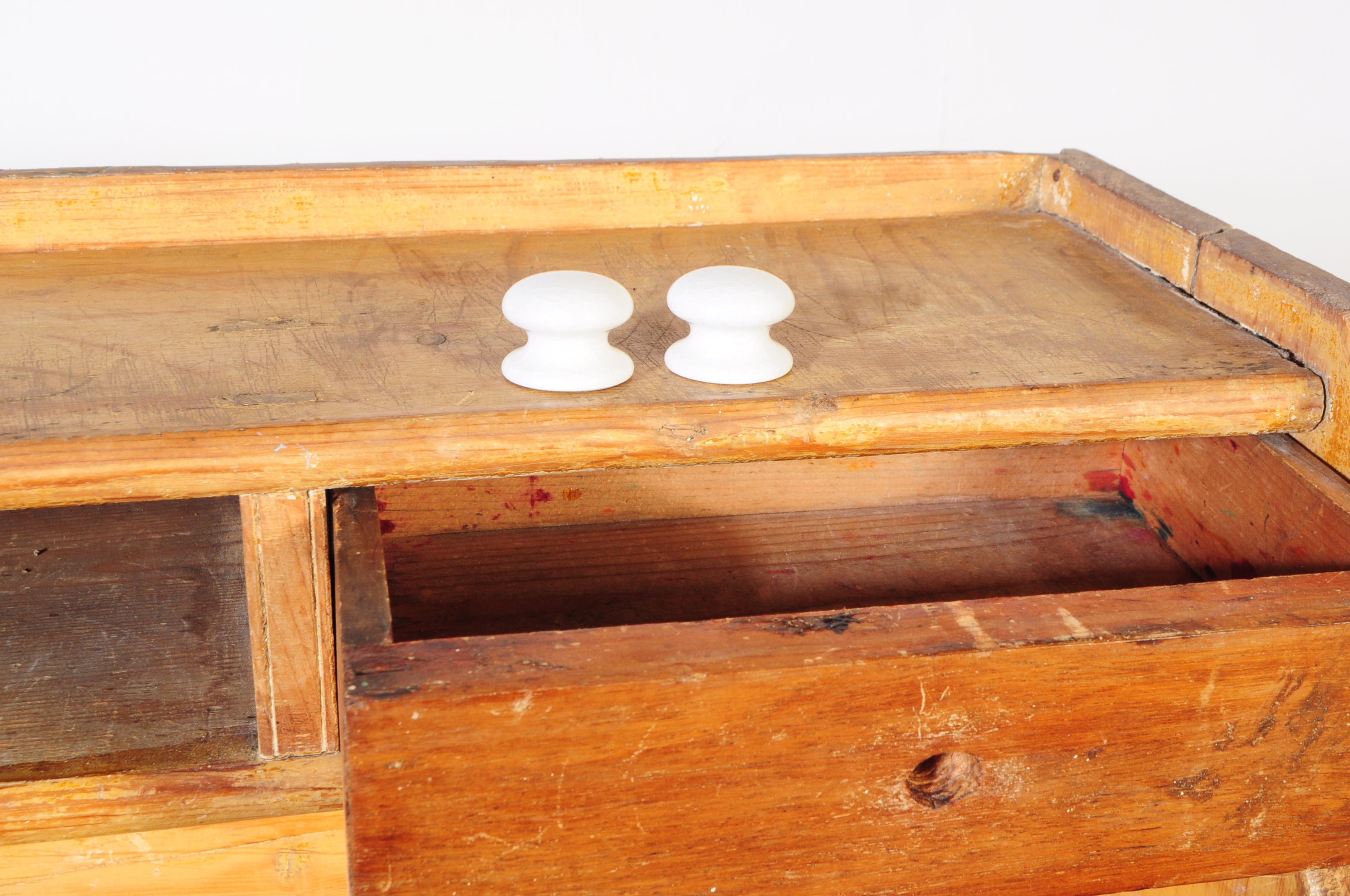 19TH CENTURY VICTORIAN PINE SIDEBOARD - Image 6 of 8