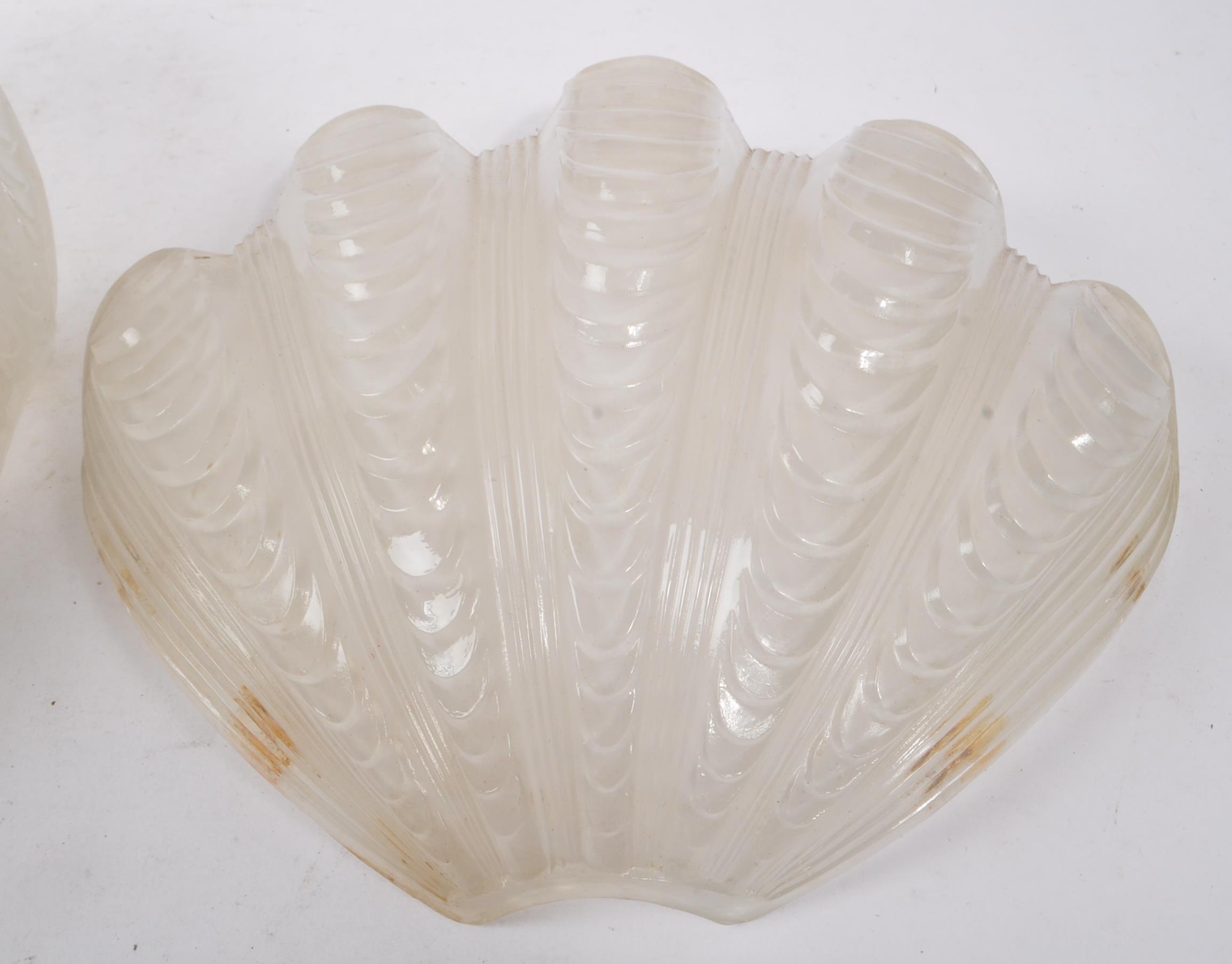 PAIR OF ART DECO SCONCE LIGHTS WITH FOUR CLAM SHELL SHADES - Image 6 of 9