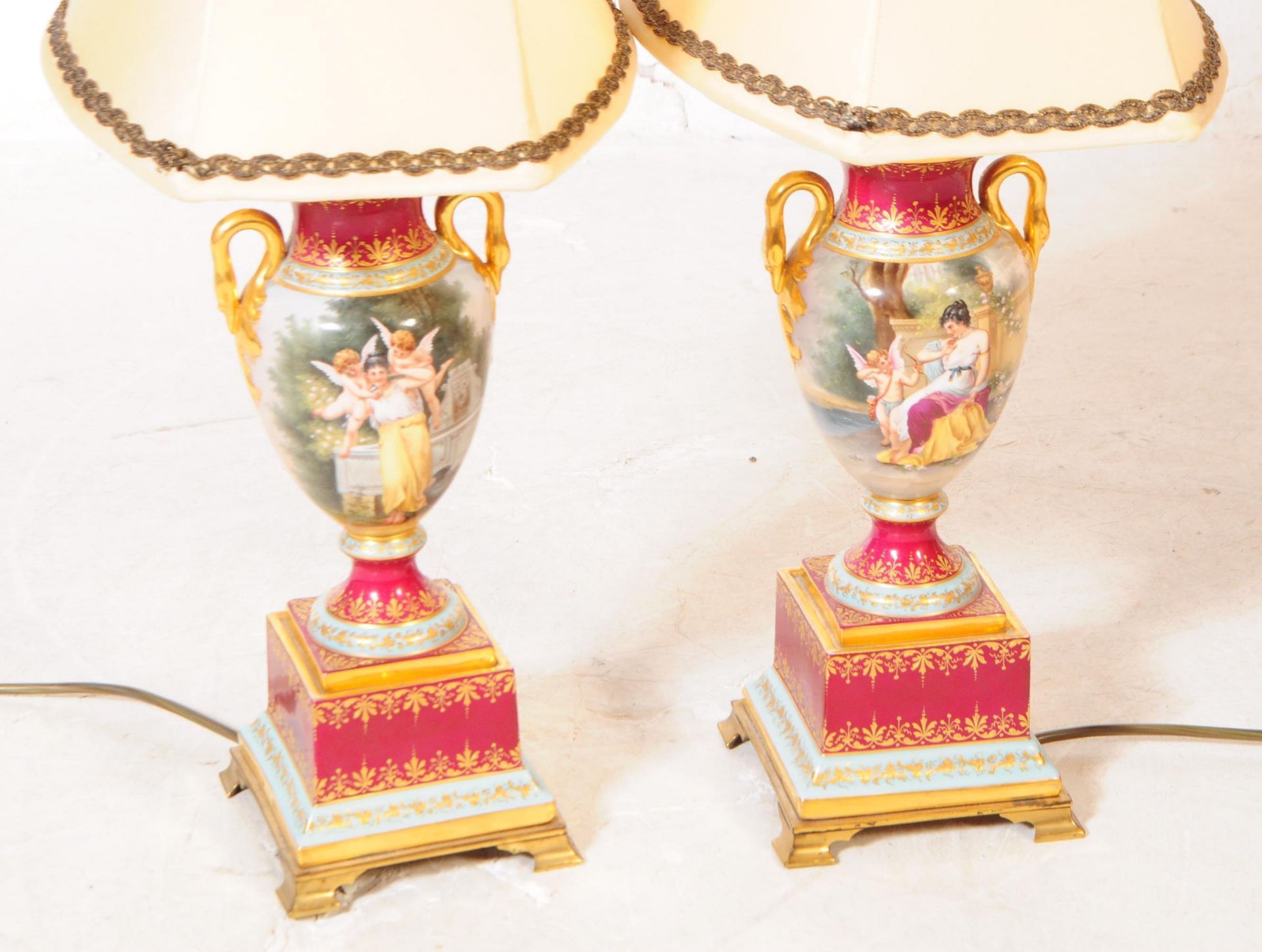 PAIR OF FRENCH STYLE CERAMIC TABLE LAMPS - Image 2 of 4