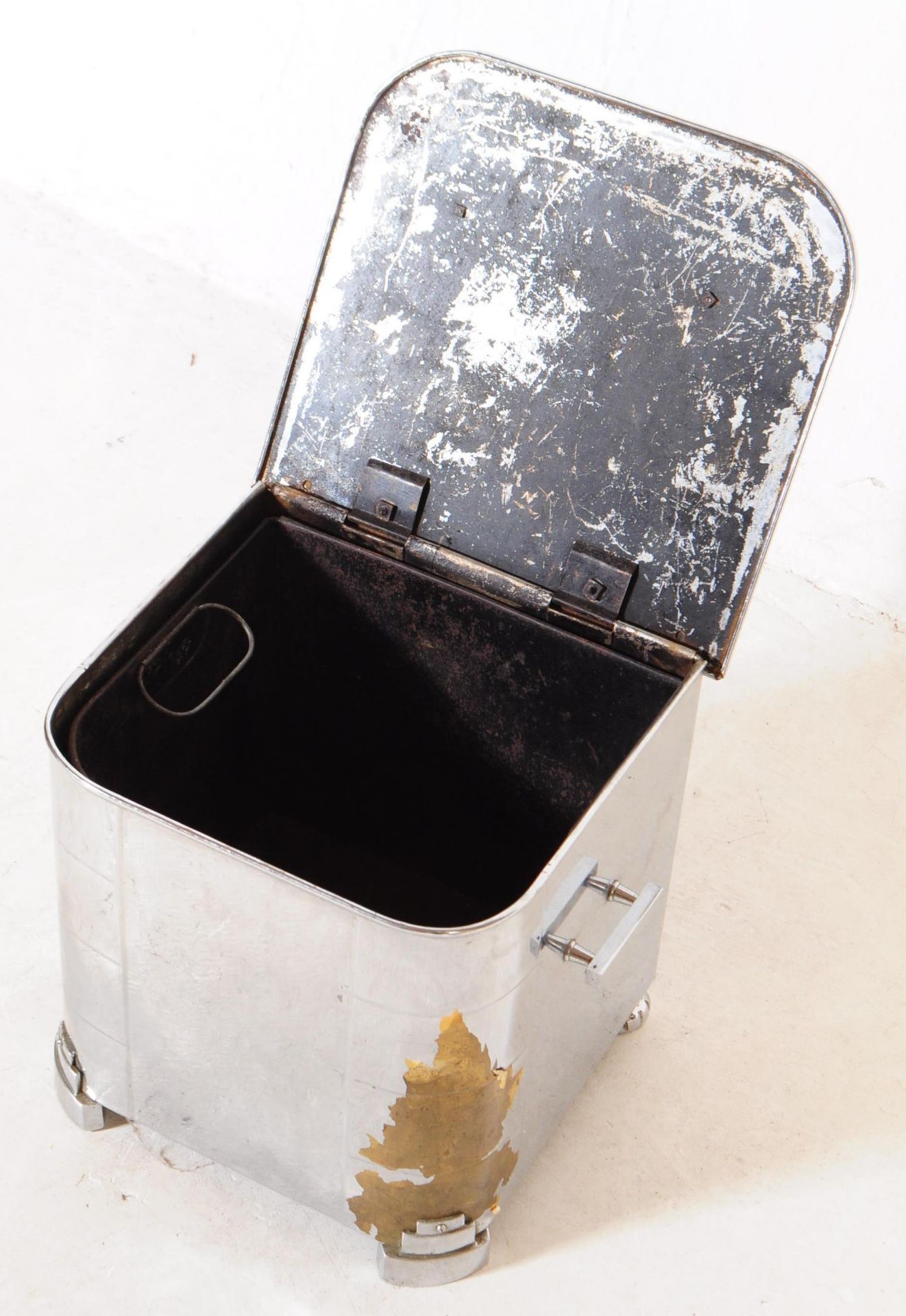 EARLY 20TH CENTURY ART DECO CHROME COAL BIN - Bild 4 aus 6