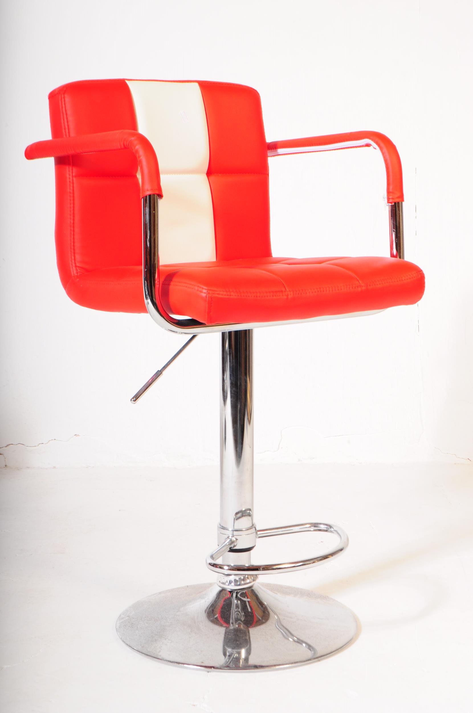PAIR OF CONTEMPORARY VINYL RED & WHITE BAR STOOLS - Image 5 of 6