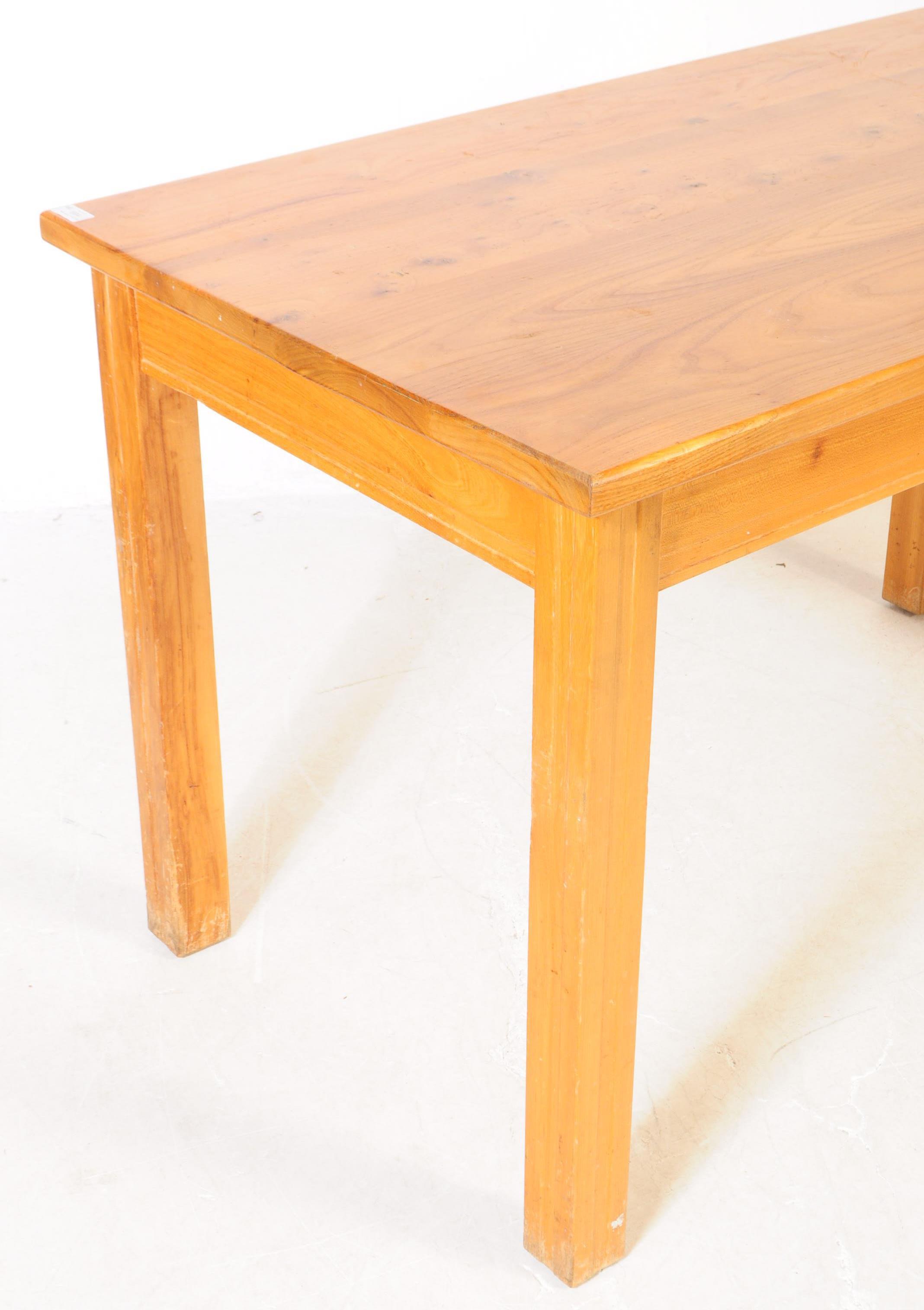 CONTEMPORARY PINE DINING TABLE - Image 2 of 3