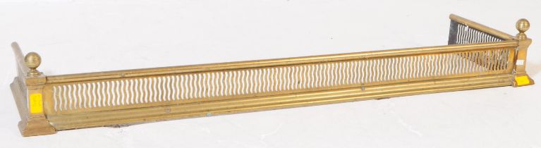 19TH CENTURY VICTORIAN BRASS FIRE FENDER