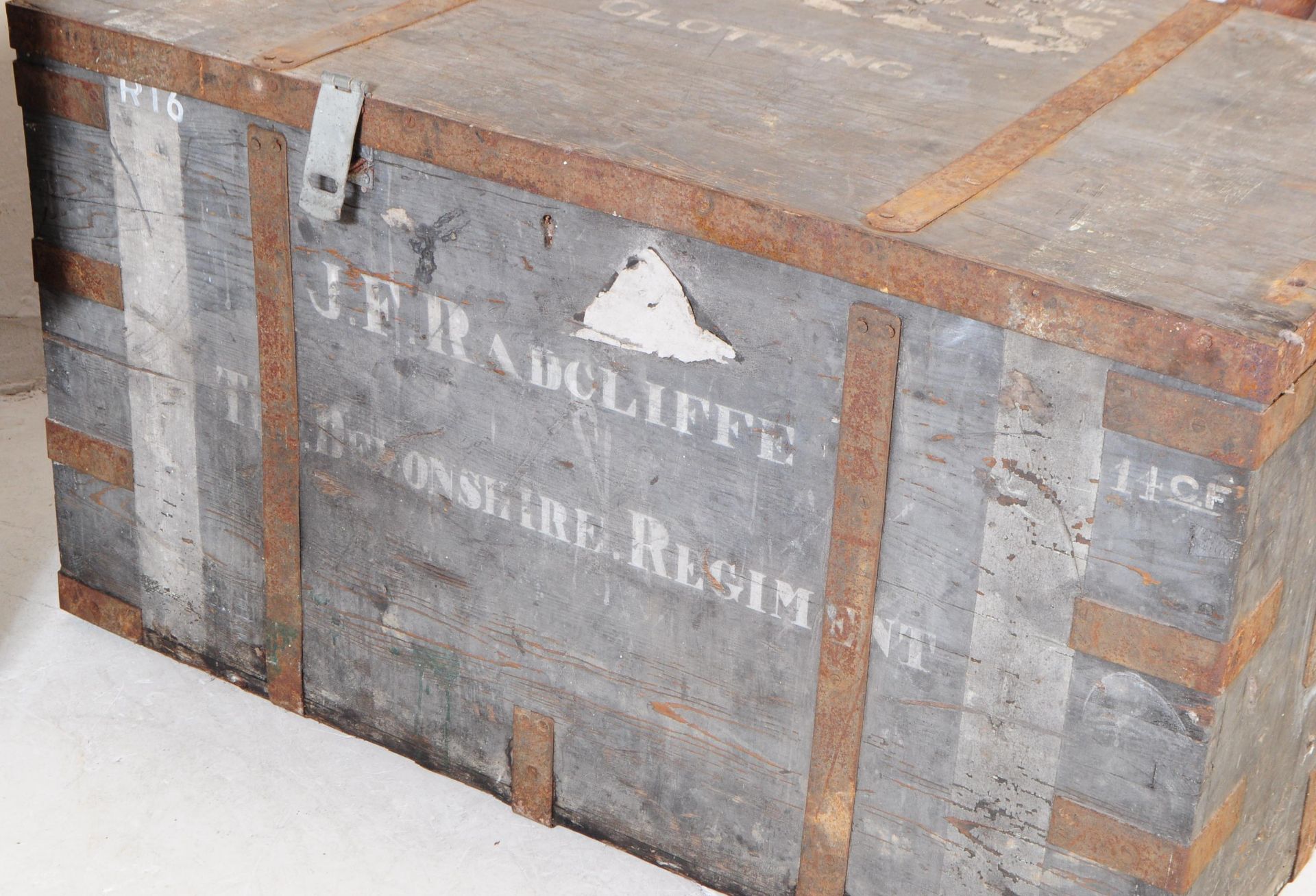 THREE MID 20TH CENTURY MILITARY TRANSPORT LUGGAGE CRATES - Image 4 of 8