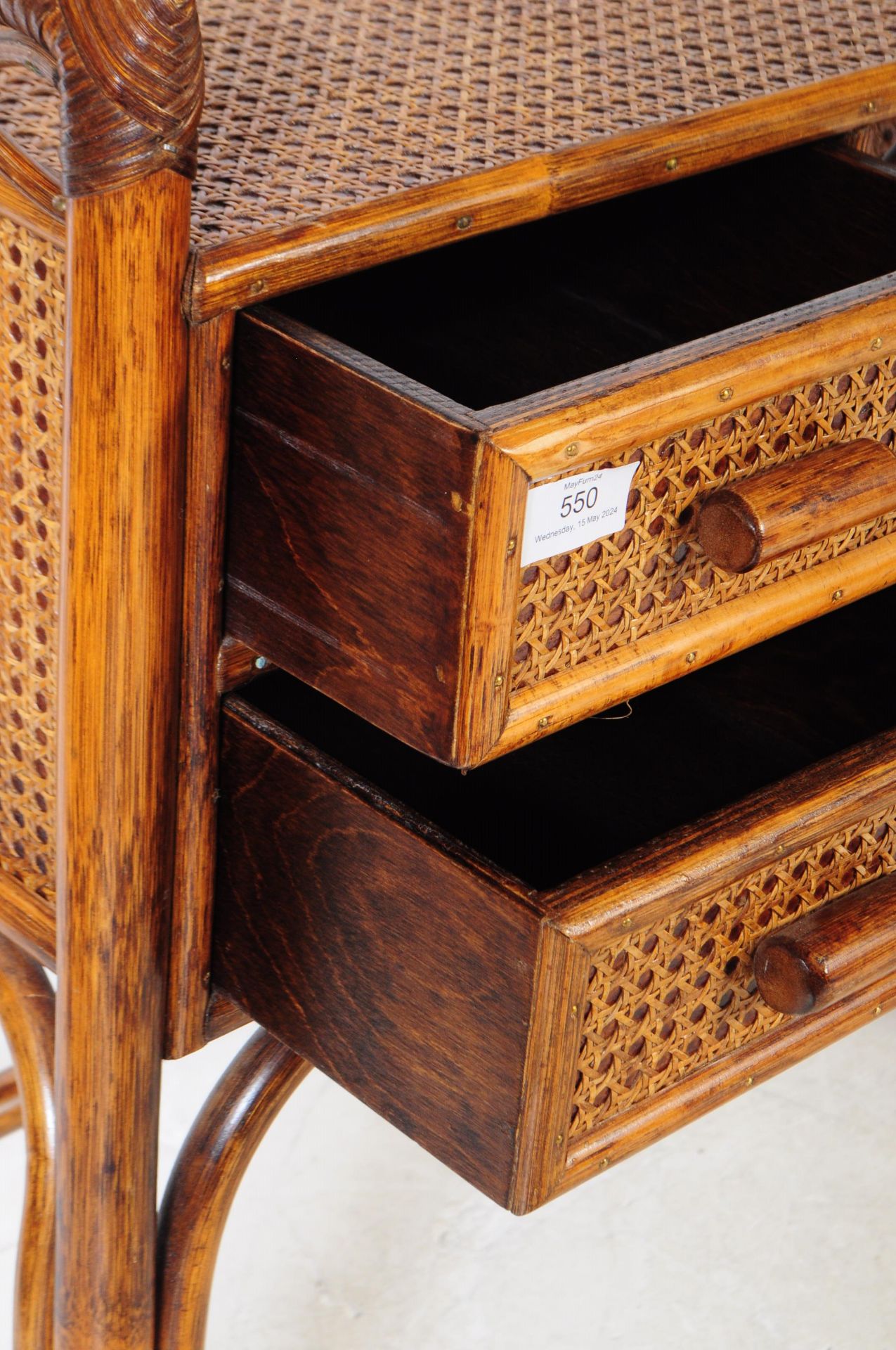 ANGRAVES OF LEICESTER - RETRO MID 20TH CENTURY RATTAN DESK - Image 4 of 6