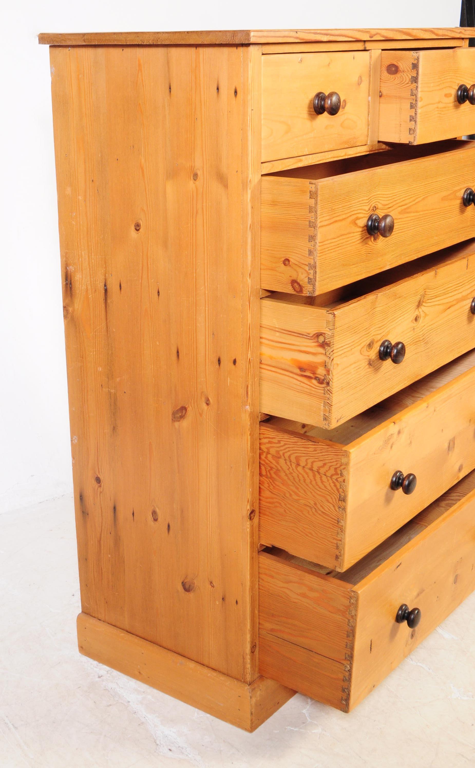 CONTEMPORARY COUNTRY PINE PEDESTAL CHEST OF DRAWERS - Image 2 of 5