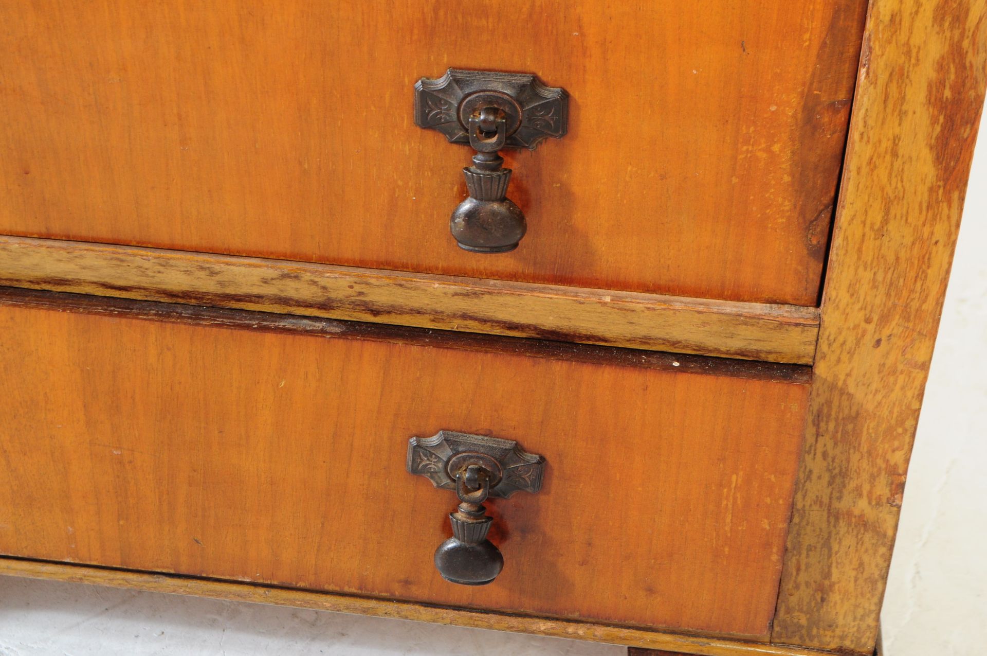 EARLY 20TH CENTURY WALNUT VENEER CABINET - Image 5 of 7