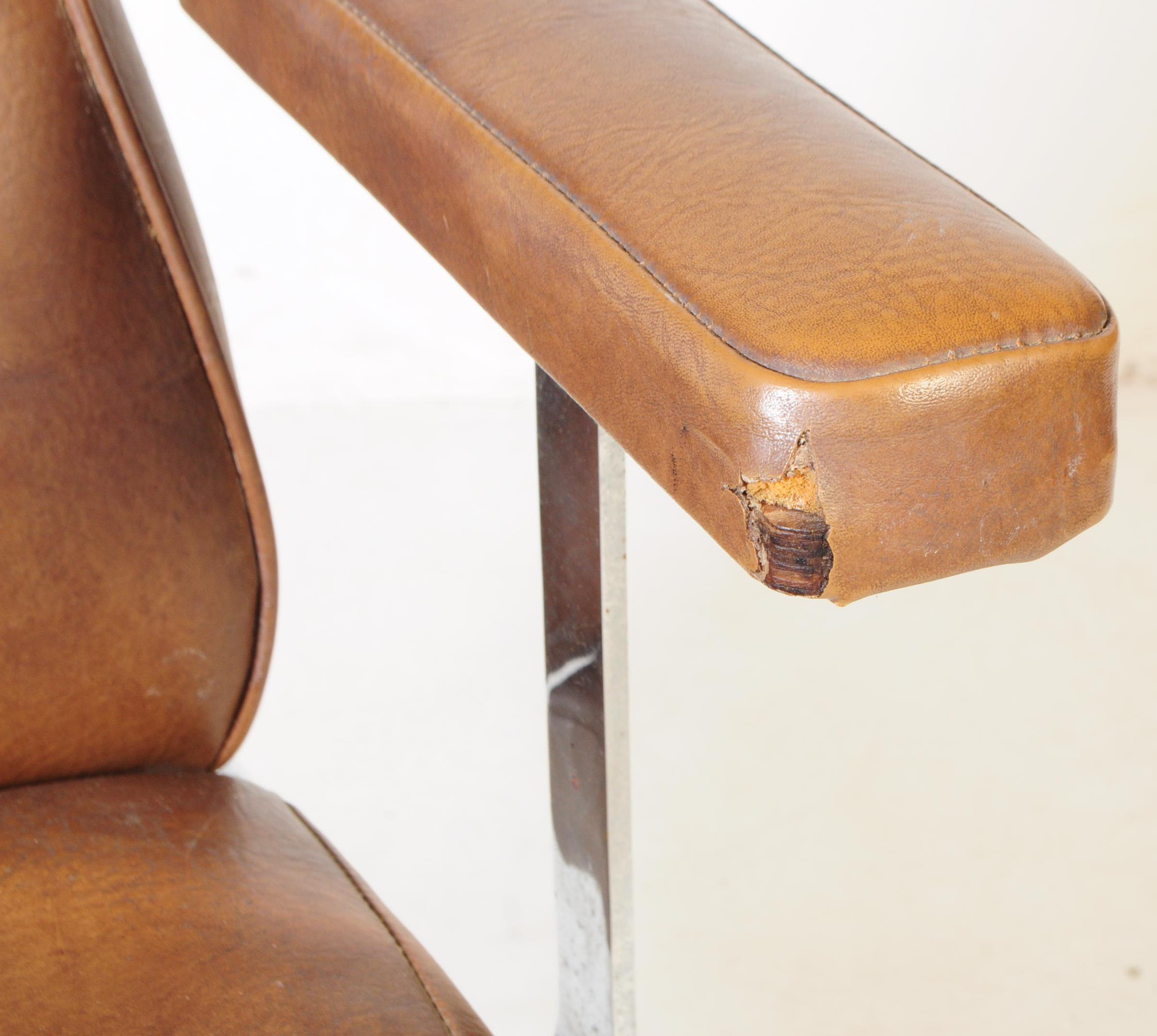 BRITISH MODERN DESIGN - MID CENTURY SWIVEL DESK CHAIR - Image 3 of 6