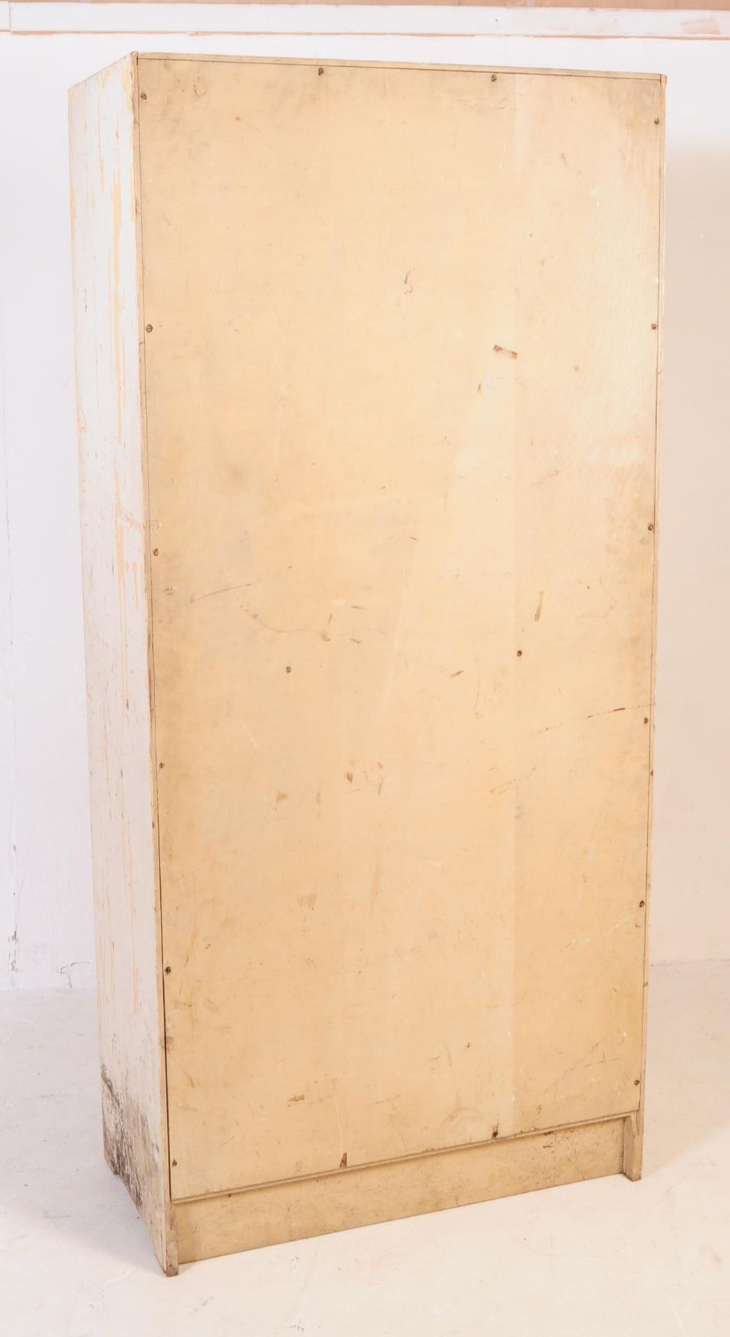 MID 20TH CENTURY PAINTED PITCH PINE KITCHEN CUPBOARD - Image 5 of 5
