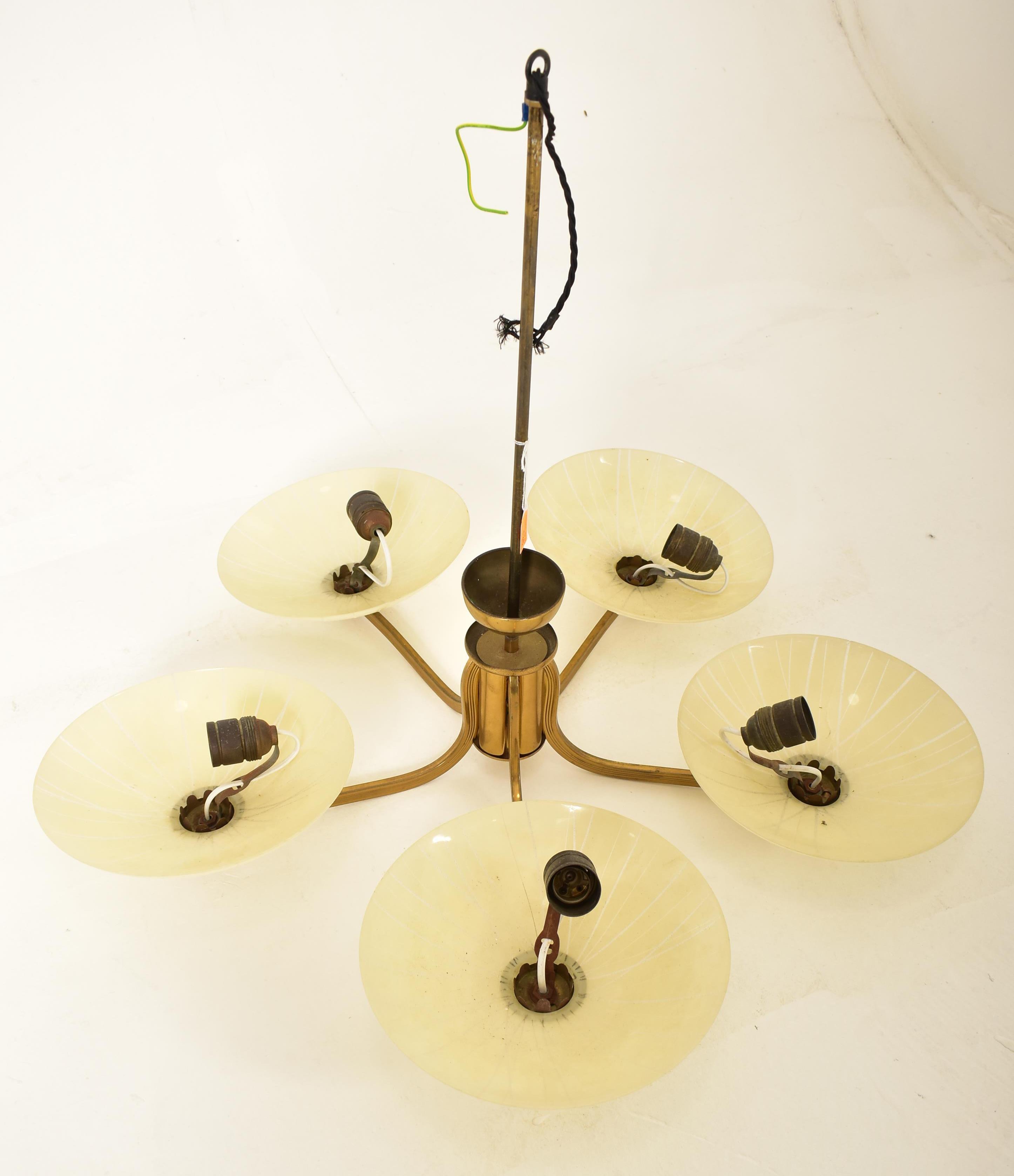 20TH CENTURY DESIGNER FIVE BRANCH BRASS CHANDELIER - Image 7 of 8