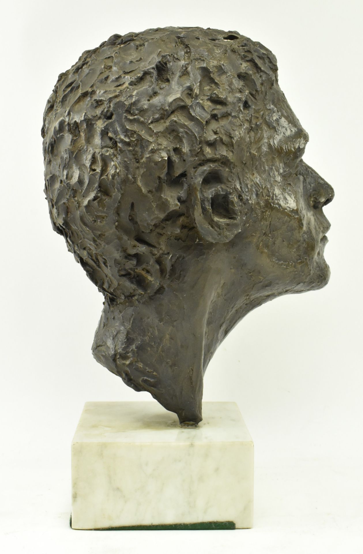LARGE 20TH CENTURY PATINATED RESIN BUST OF MALE HEAD - Image 5 of 6