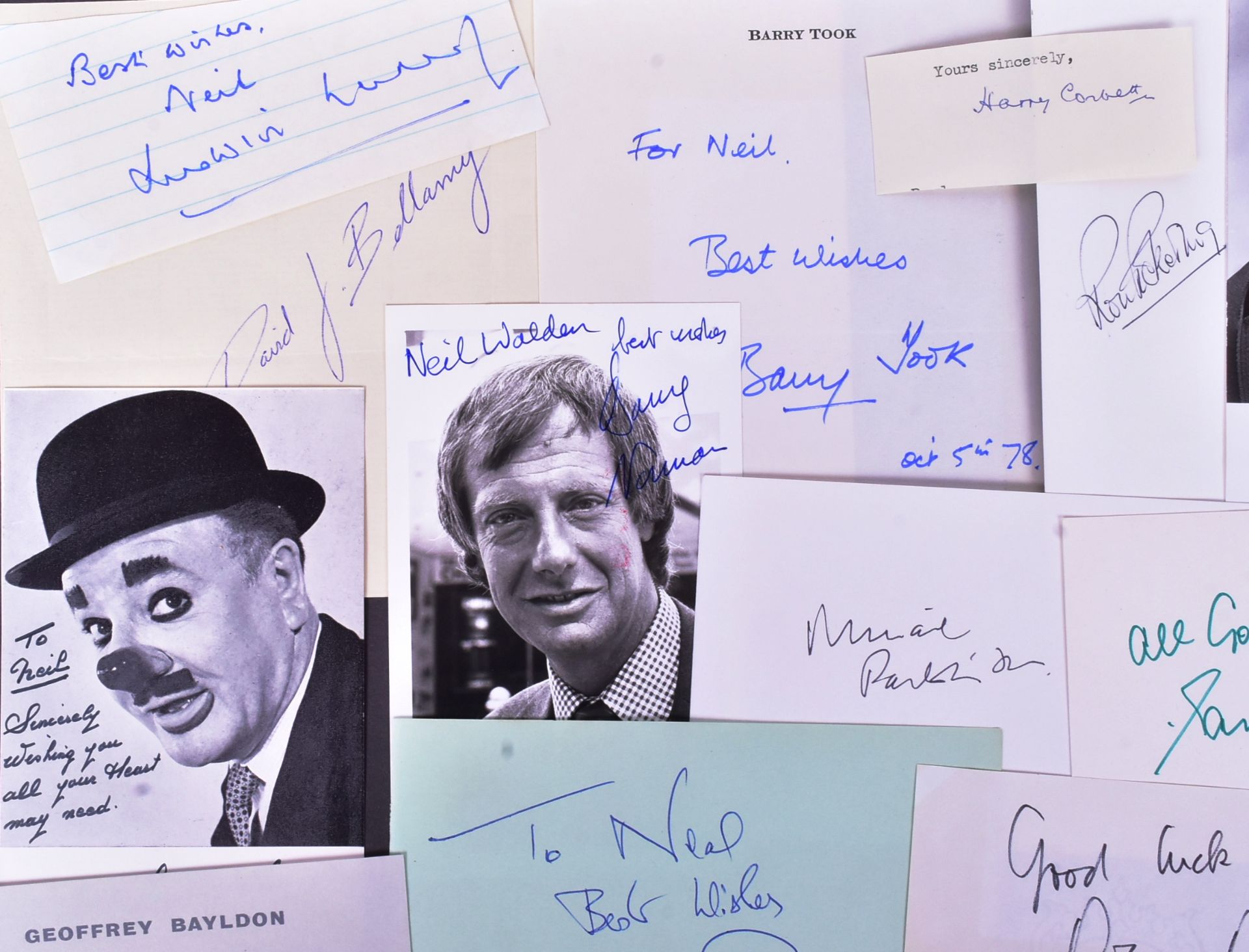 AUTOGRAPHS - LARGE COLLECTION OF 1970S / 80S TELEVISION - Bild 5 aus 5