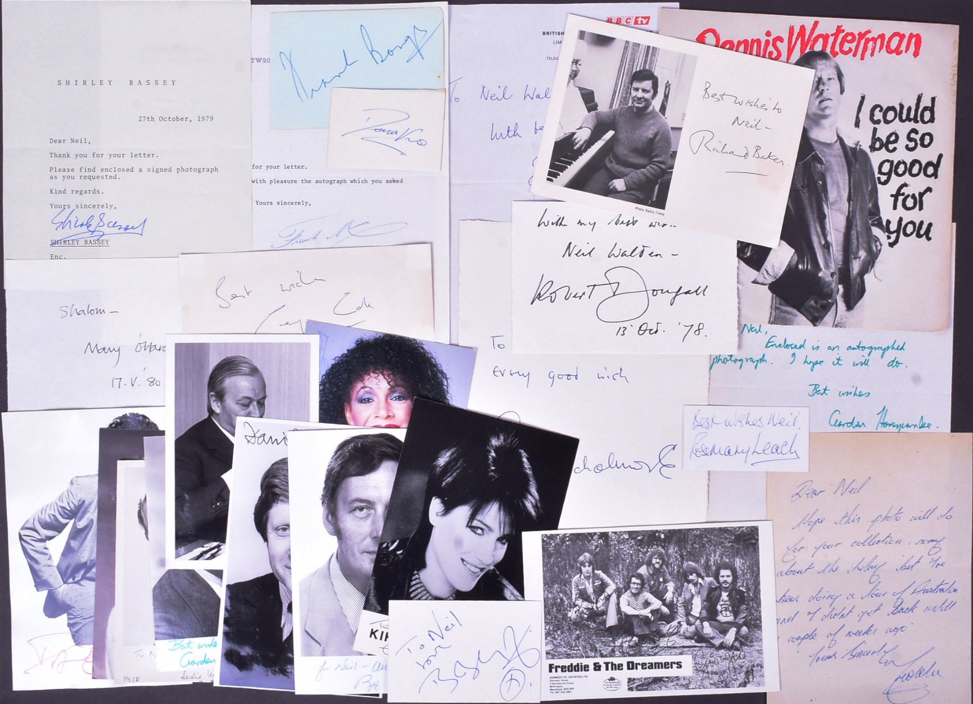 AUTOGRAPHS - COLLECTION OF 1970S / 1980S ENTERTAINERS