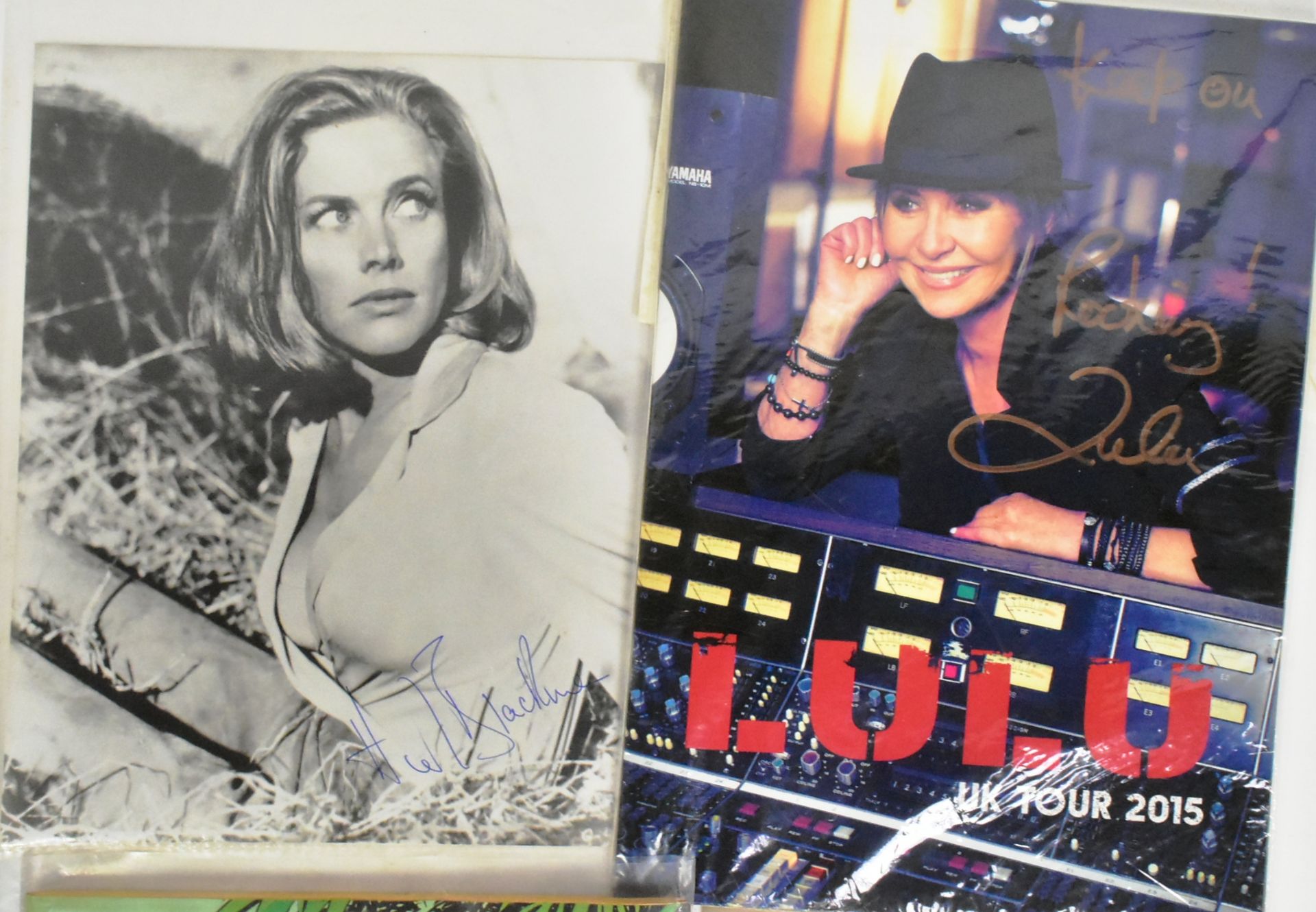 AUTOGRAPHS - LULU, HONOR BLACKMAN, PAUL EDDINGTON ETC - Bild 2 aus 6