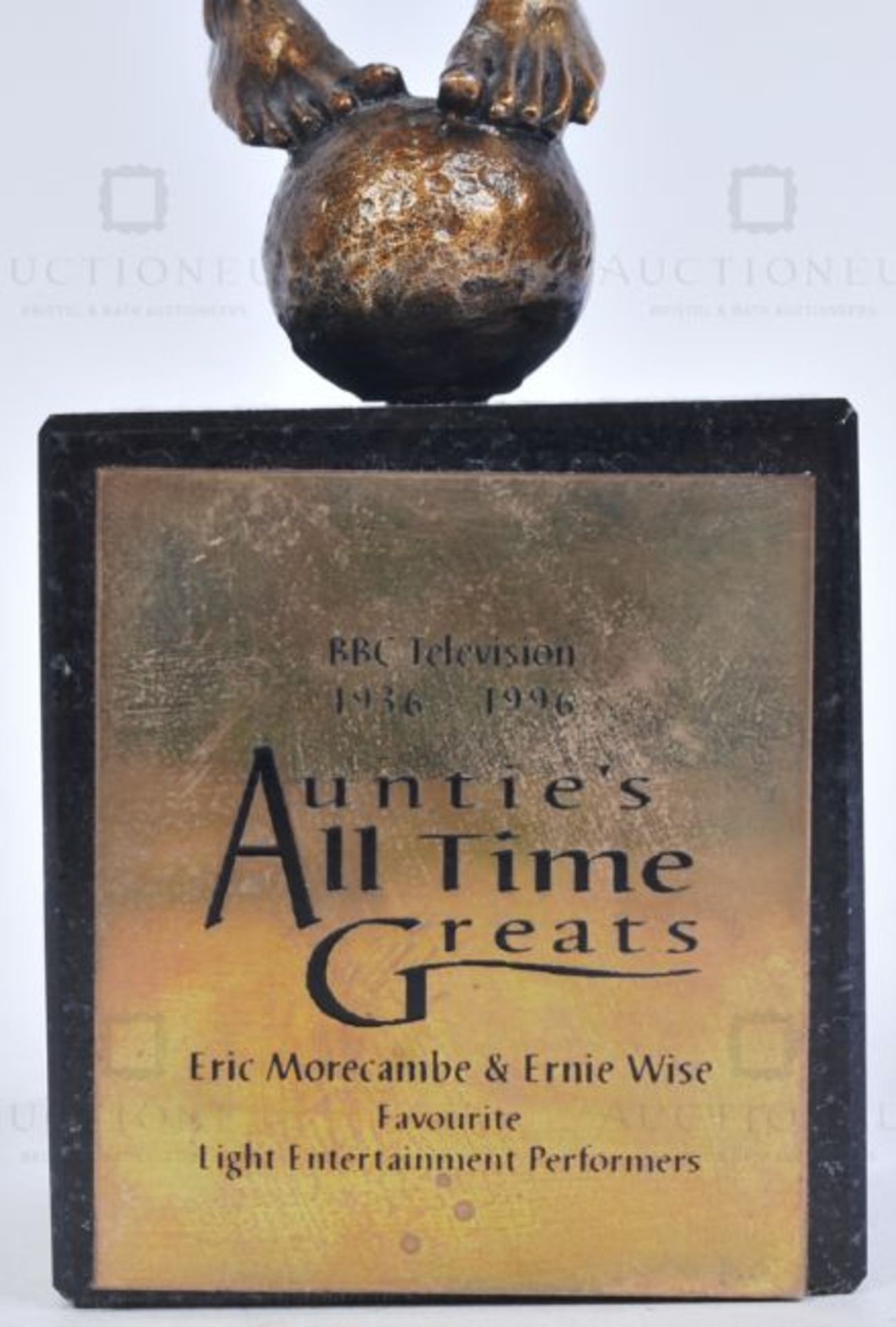 MORECAMBE & WISE - AUNTIE'S ALL TIME GREATS 'FAVOURITE' AWARD TROPHY - Image 4 of 5