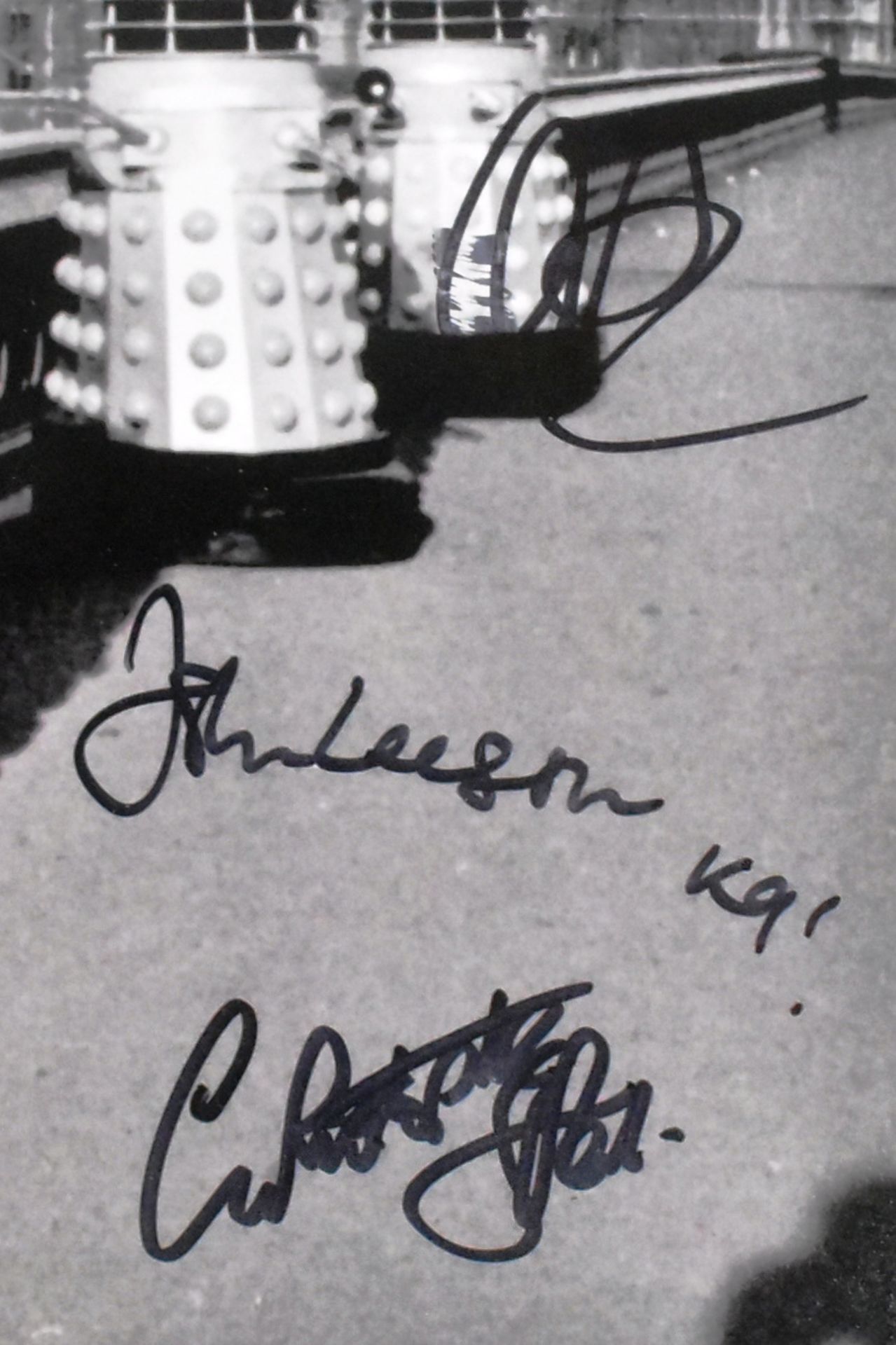 DOCTOR WHO - LARGE MULTI-SIGNED 12X14" BLACK & WHITE PHOTOGRAPH - Bild 2 aus 4