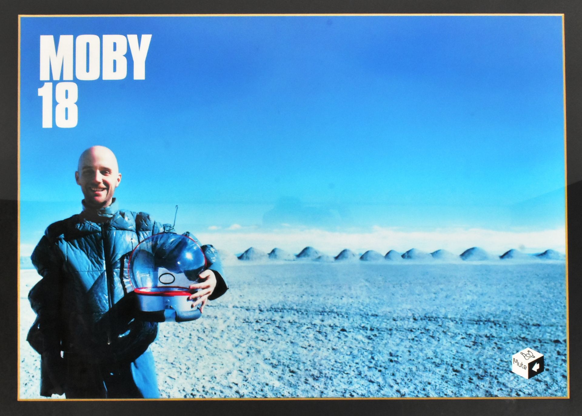 MUSIC INTEREST - MOBY - ORIGINAL FRAMED PRESENTATION TO JO WHILEY - Bild 2 aus 3