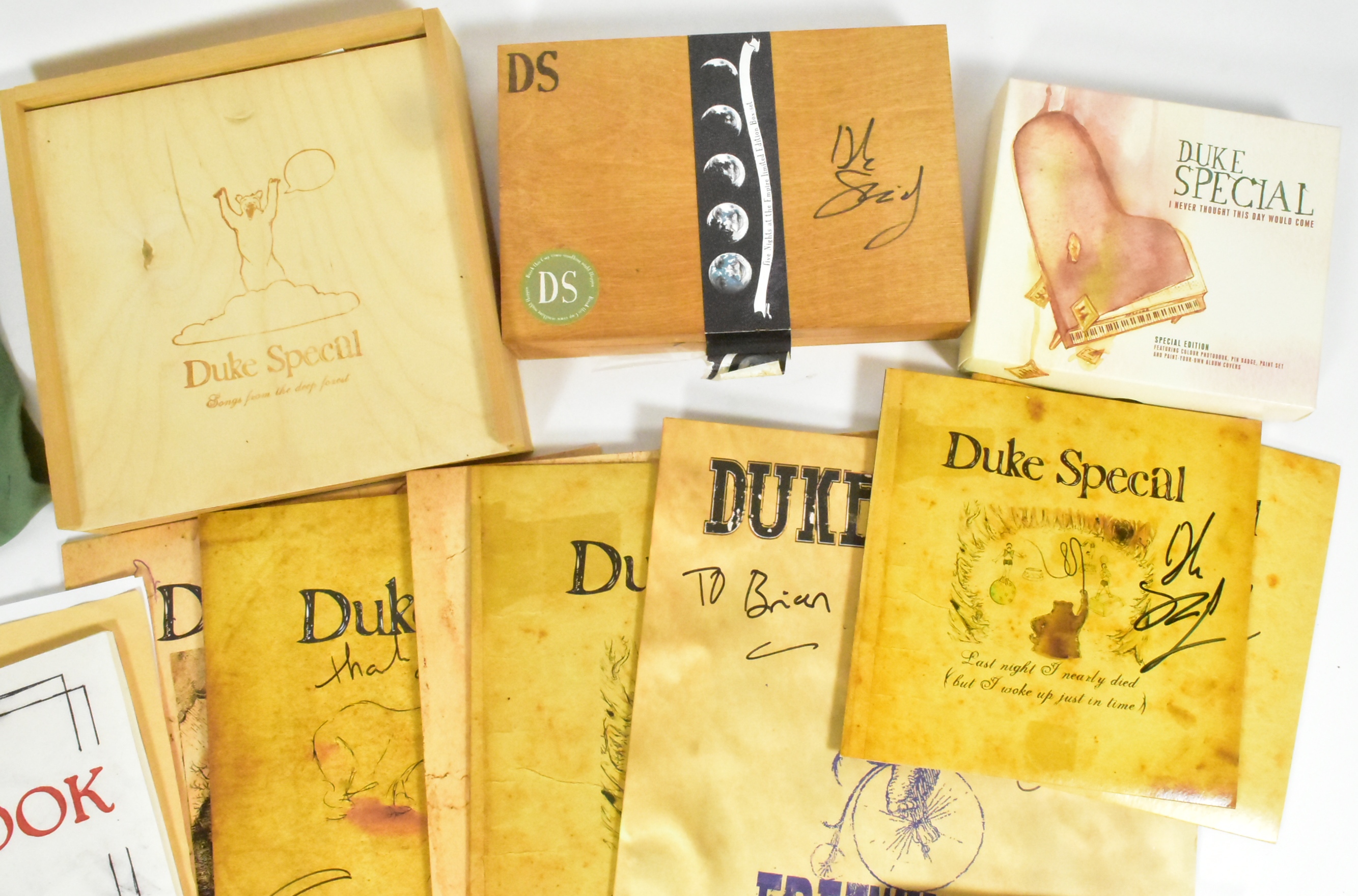 DUKE SPECIAL - NORTHERN IRELAND SINGER / SONGWRITER - MEMORABILIA - Image 2 of 4