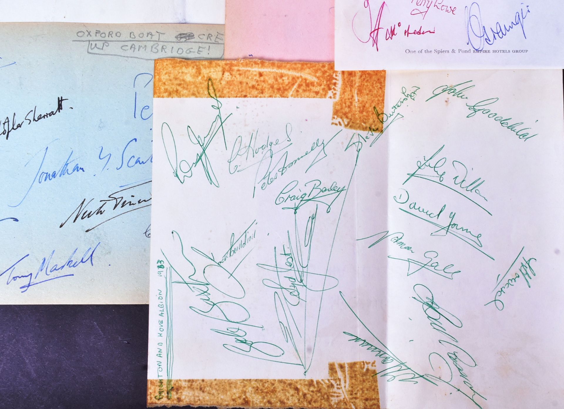 AUTOGRAPHS - COLLECTION OF ASSORTED AUTOGRAPHS - Bild 4 aus 5