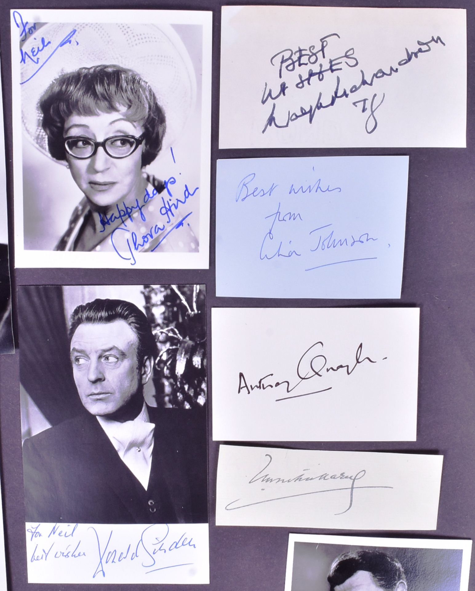 AUTOGRAPHS - THEATRICAL DAMES & KNIGHTS - FIELDS, ROBSON, HIRD ETC - Bild 2 aus 6