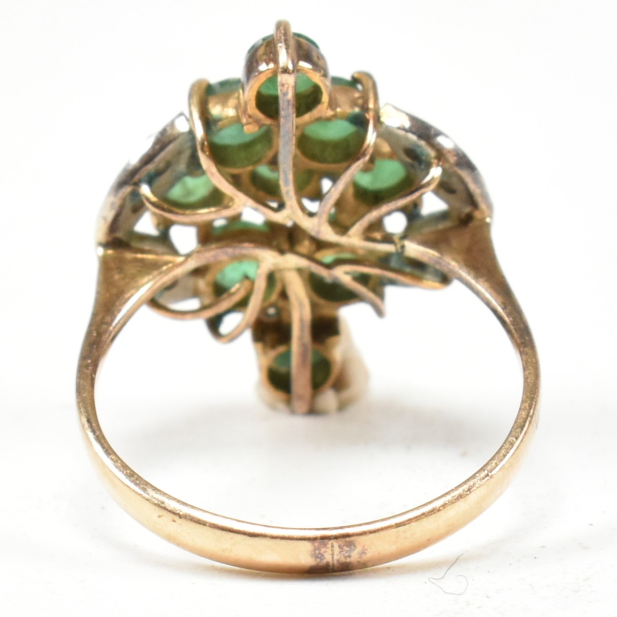 EMERALD & DIAMOND CLUSTER RING - Image 2 of 8