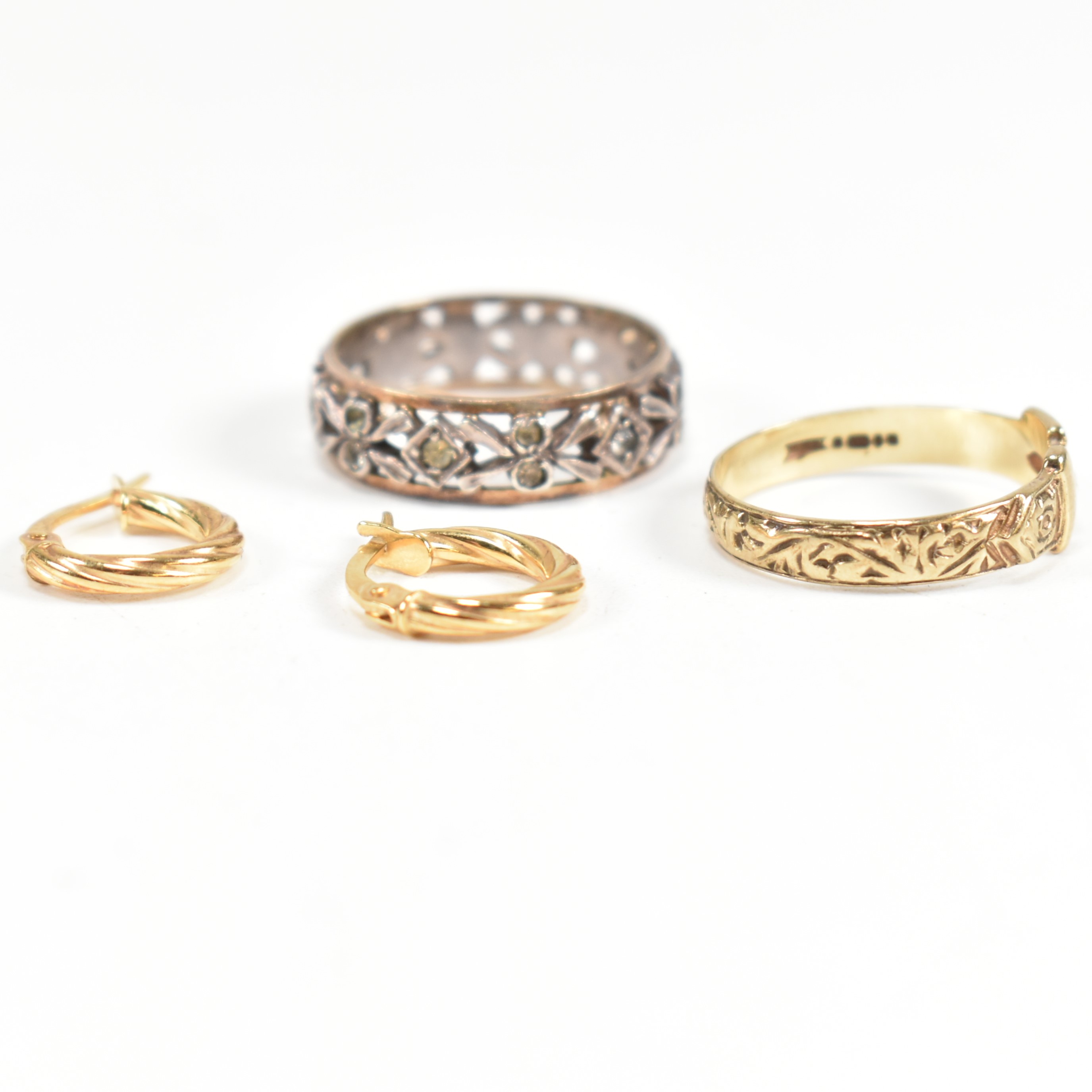 COLLECTION OF 9CT GOLD JEWELLERY INCLUDING GOLD & SILVER ETERNITY RING - Image 9 of 13