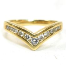 HALLMARKED 18CT GOLD & DIAMOND WISHBONE RING