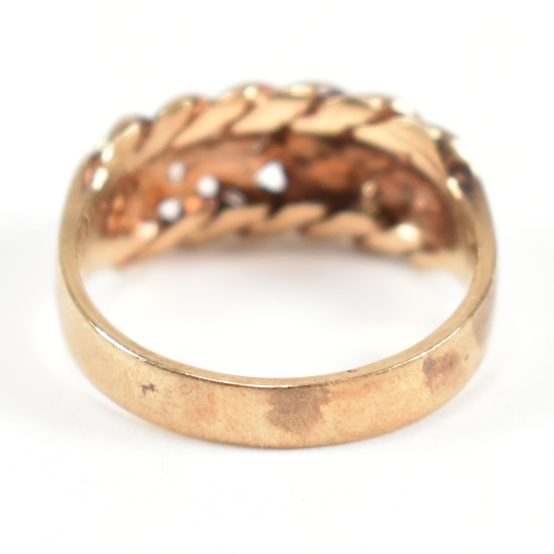 HALLMARKED 9CT GOLD KEEPER RING - Image 2 of 10