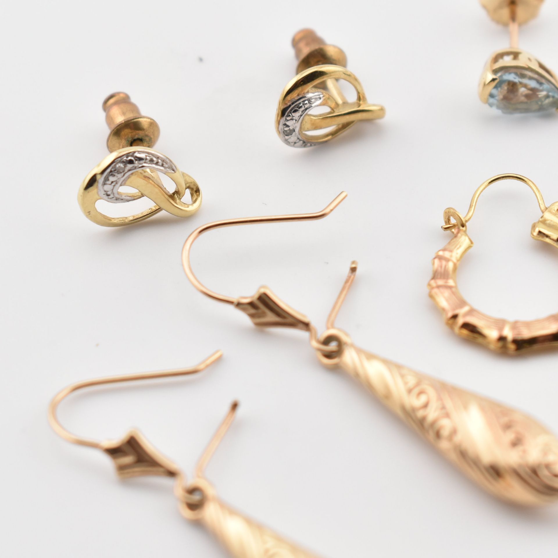 FOUR PAIRS OF 9CT GOLD & GEM SET EARRINGS - Image 3 of 4