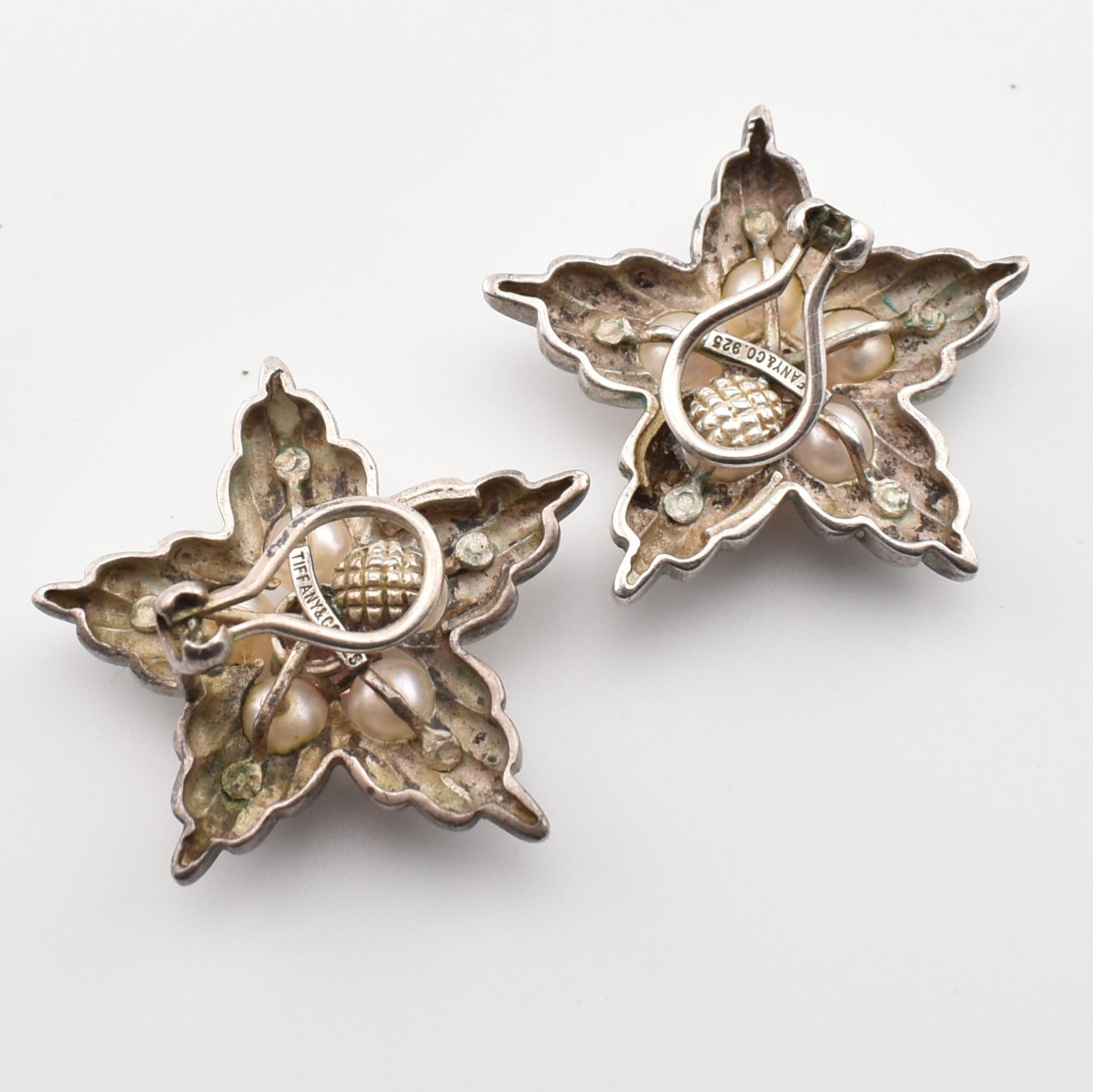 TIFFANY & CO SILVER & PEARL STAR CLIP EARRINGS - Image 2 of 5