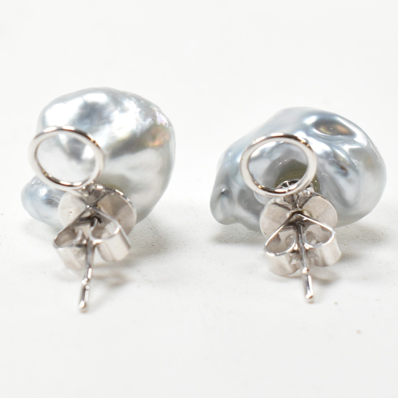 PAIR OF BAROQUE PEARL & 18CT WHITE GOLD STUD EARRINGS - Image 2 of 3