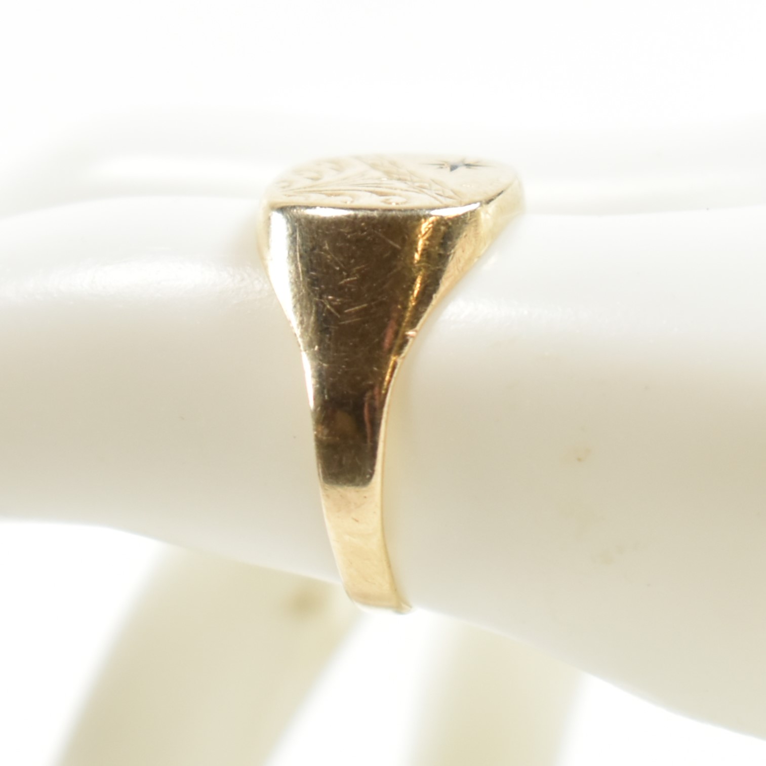 HALLMARKED 9CT GOLD & DIAMOND SIGNET RING - Bild 9 aus 9