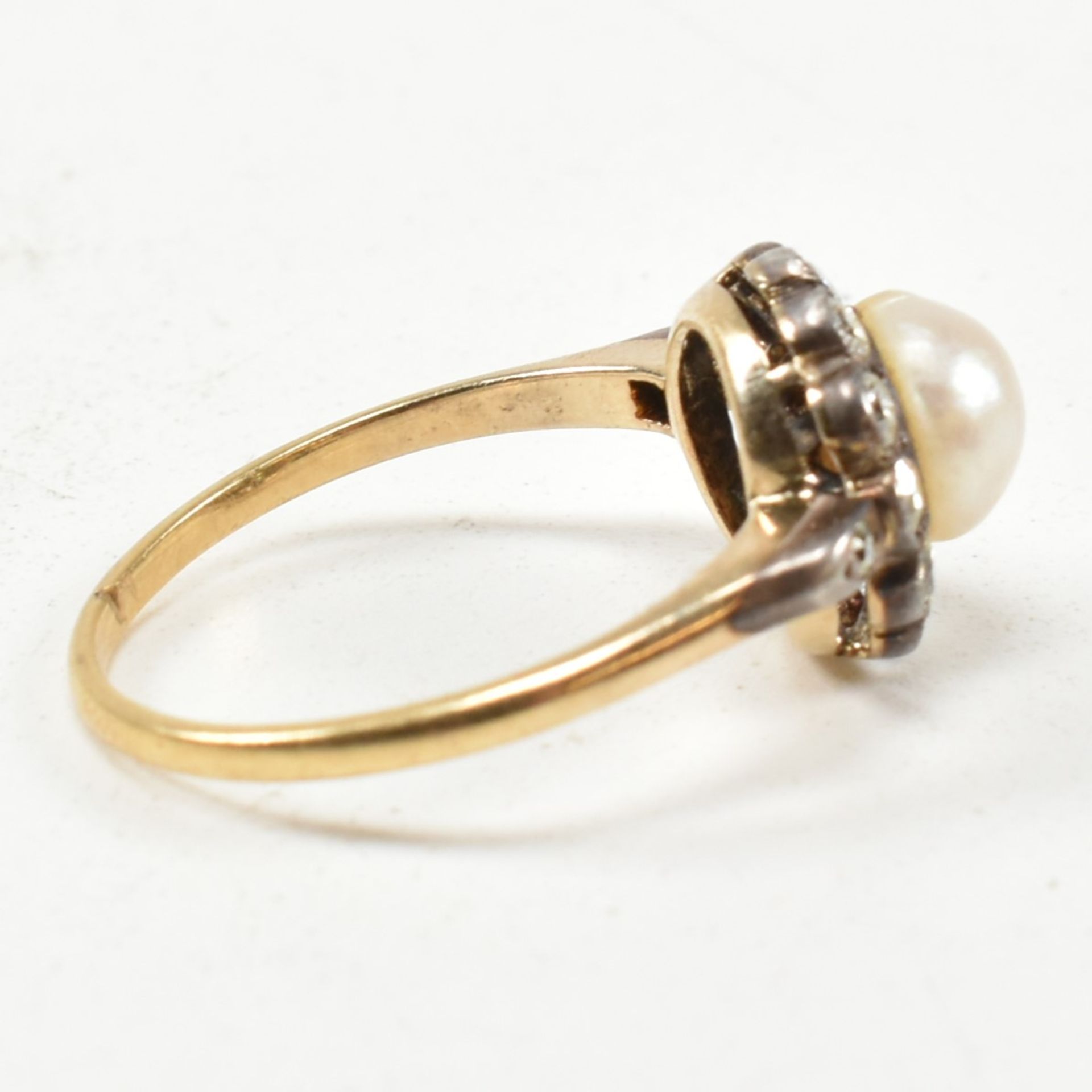 EARLY 20TH CENTURY PEARL & DIAMOND CLUSTER RING - Bild 5 aus 8